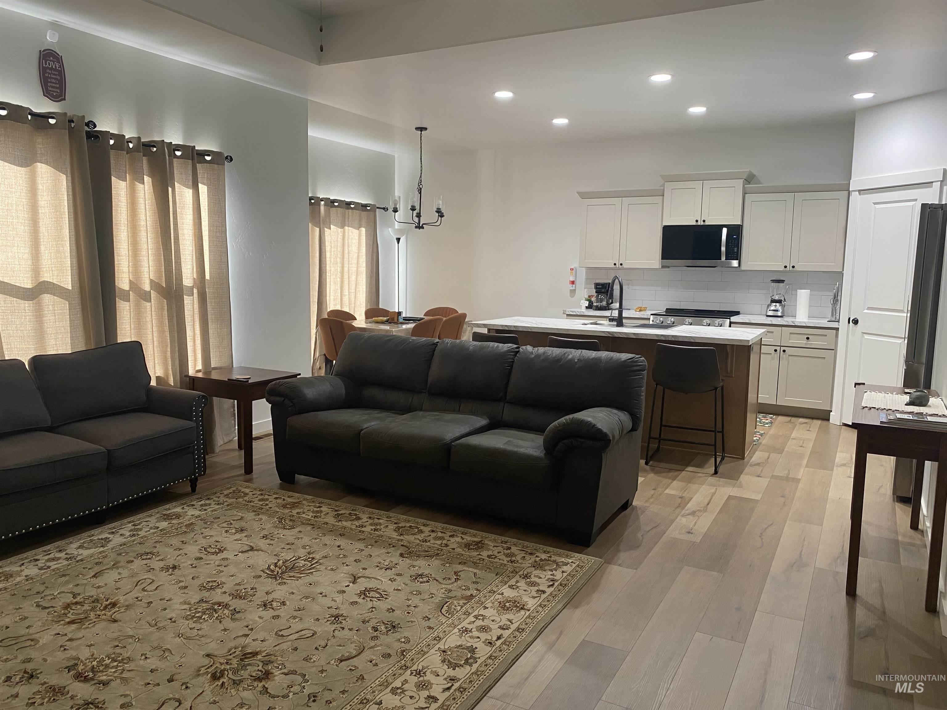 1265 Terra Ave, Twin Falls, Idaho 83301-4893, 3 Bedrooms, 2 Bathrooms, Residential For Sale, Price $388,000,MLS 98973849