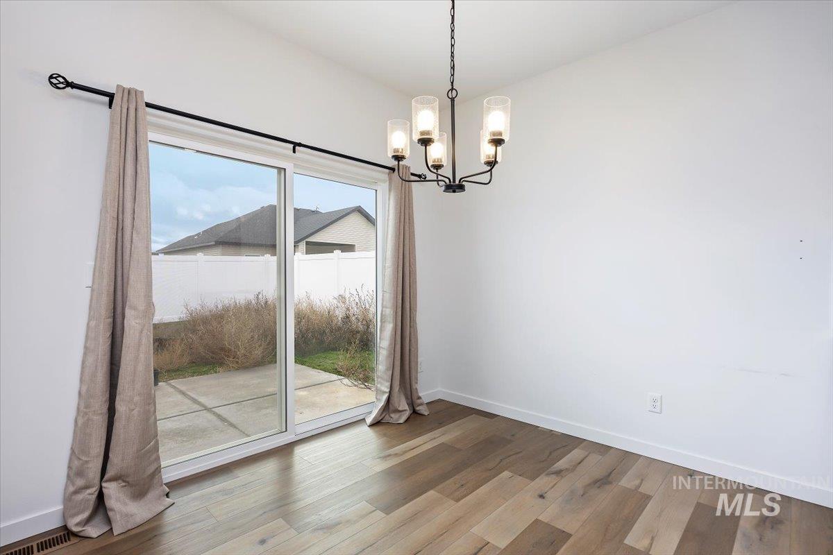 1265 Terra Ave, Twin Falls, Idaho 83301-4893, 3 Bedrooms, 2 Bathrooms, Residential For Sale, Price $388,000,MLS 98973849