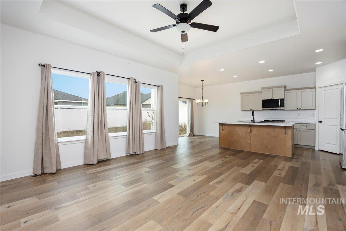 1265 Terra Ave, Twin Falls, Idaho 83301-4893, 3 Bedrooms, 2 Bathrooms, Residential For Sale, Price $388,000,MLS 98973849