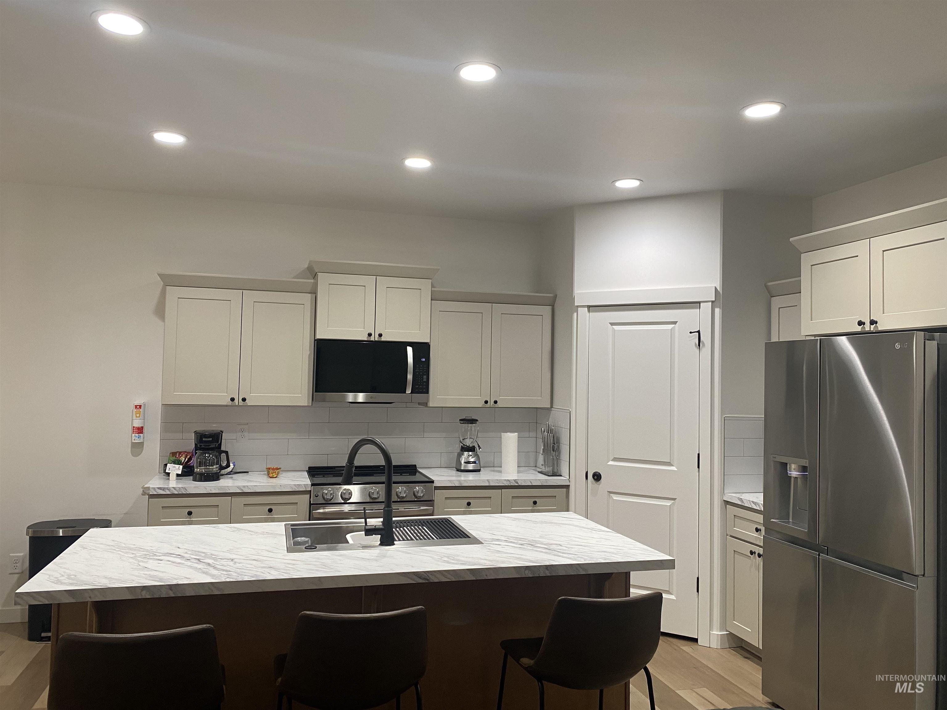 1265 Terra Ave, Twin Falls, Idaho 83301-4893, 3 Bedrooms, 2 Bathrooms, Residential For Sale, Price $388,000,MLS 98973849