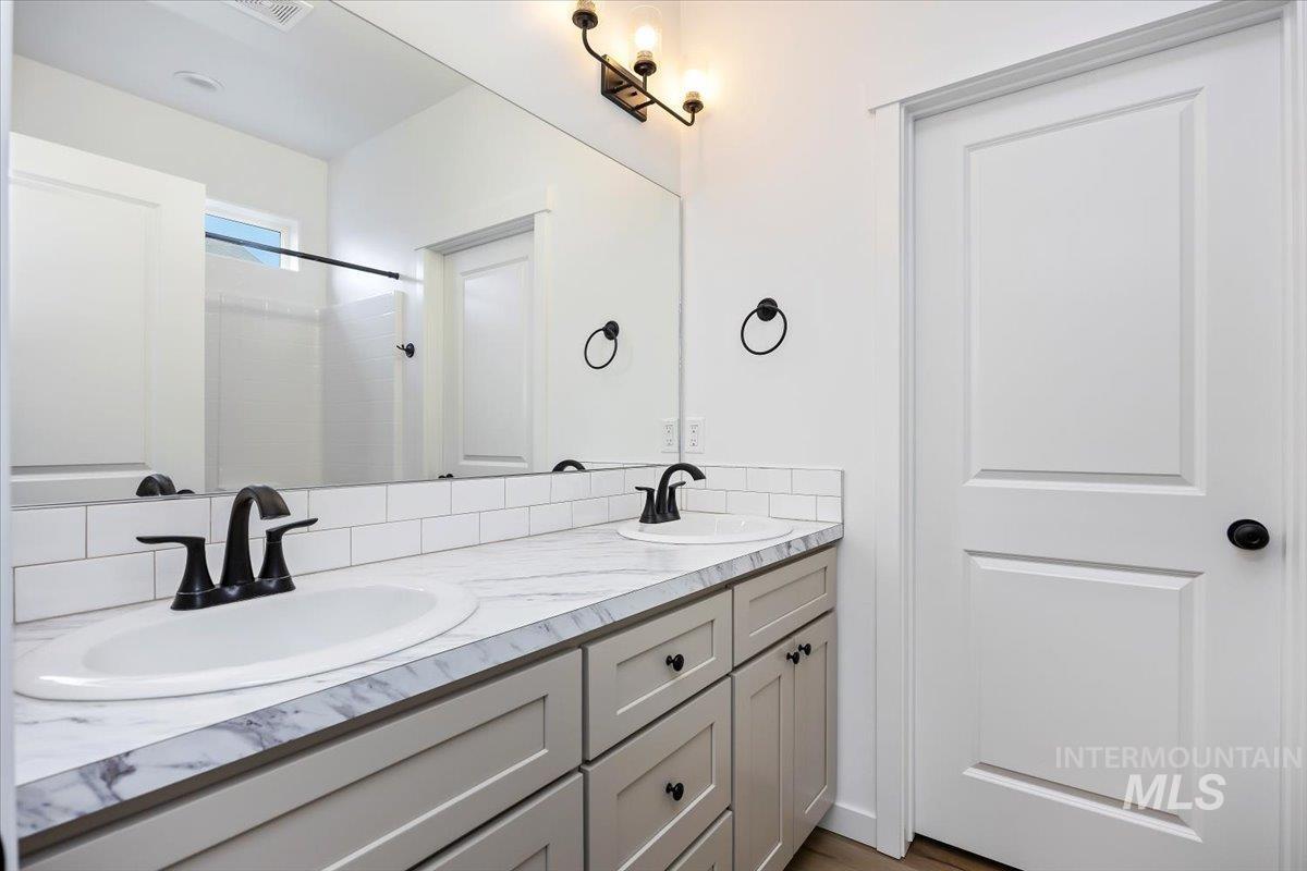 1265 Terra Ave, Twin Falls, Idaho 83301-4893, 3 Bedrooms, 2 Bathrooms, Residential For Sale, Price $388,000,MLS 98973849