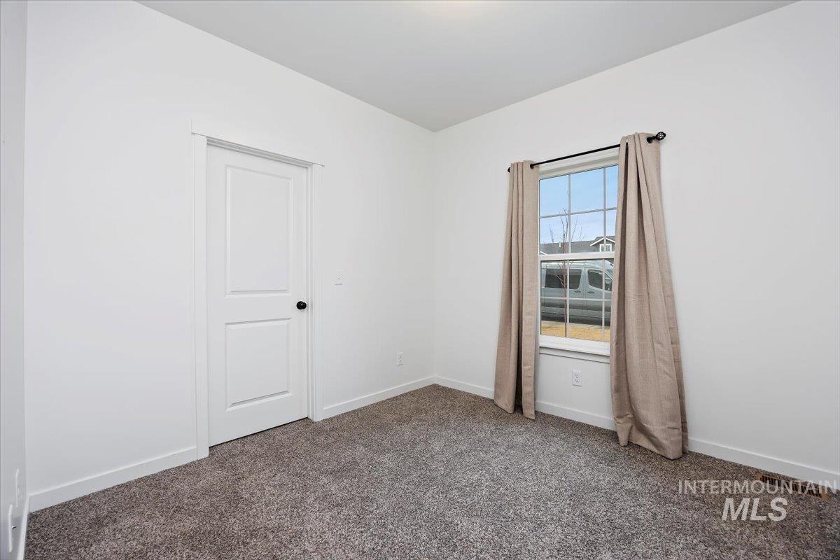 1265 Terra Ave, Twin Falls, Idaho 83301-4893, 3 Bedrooms, 2 Bathrooms, Residential For Sale, Price $388,000,MLS 98973849