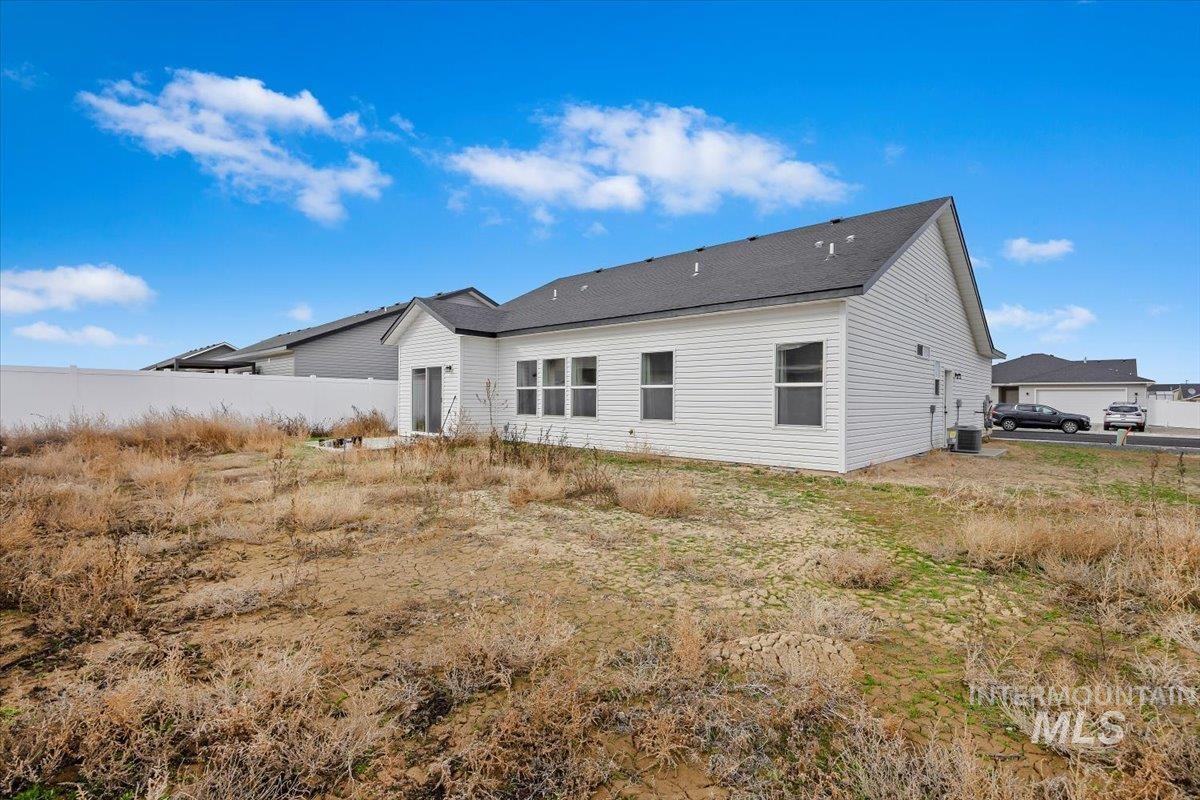 1265 Terra Ave, Twin Falls, Idaho 83301-4893, 3 Bedrooms, 2 Bathrooms, Residential For Sale, Price $388,000,MLS 98973849