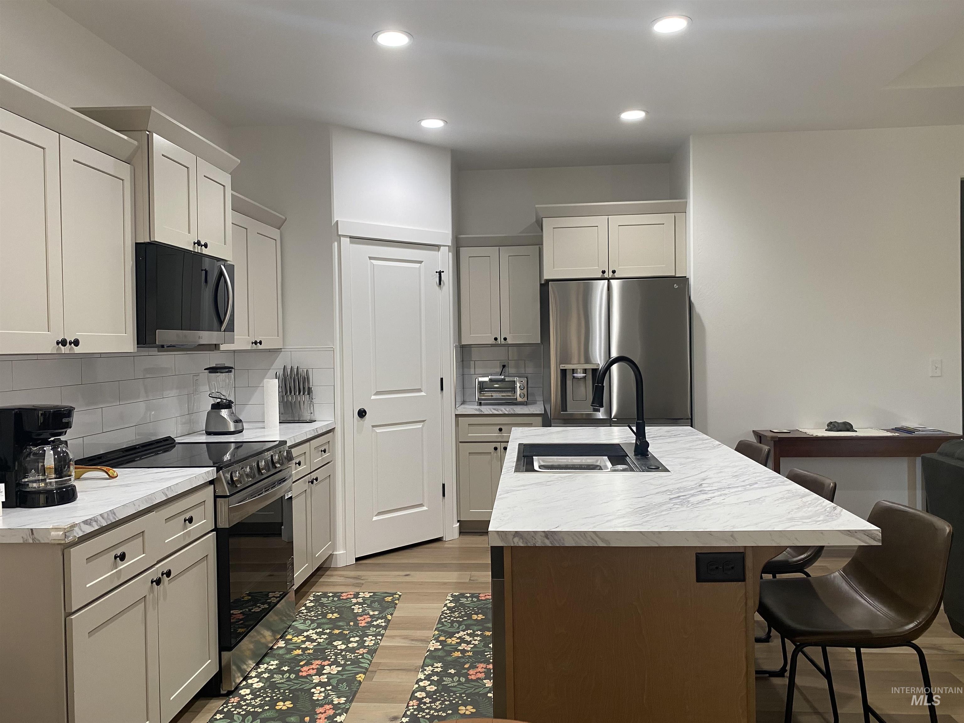 1265 Terra Ave, Twin Falls, Idaho 83301-4893, 3 Bedrooms, 2 Bathrooms, Residential For Sale, Price $388,000,MLS 98973849