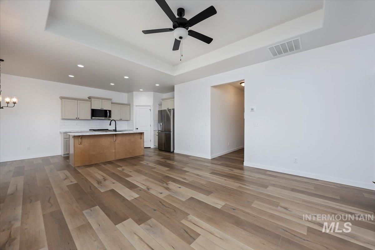 1265 Terra Ave, Twin Falls, Idaho 83301-4893, 3 Bedrooms, 2 Bathrooms, Residential For Sale, Price $388,000,MLS 98973849