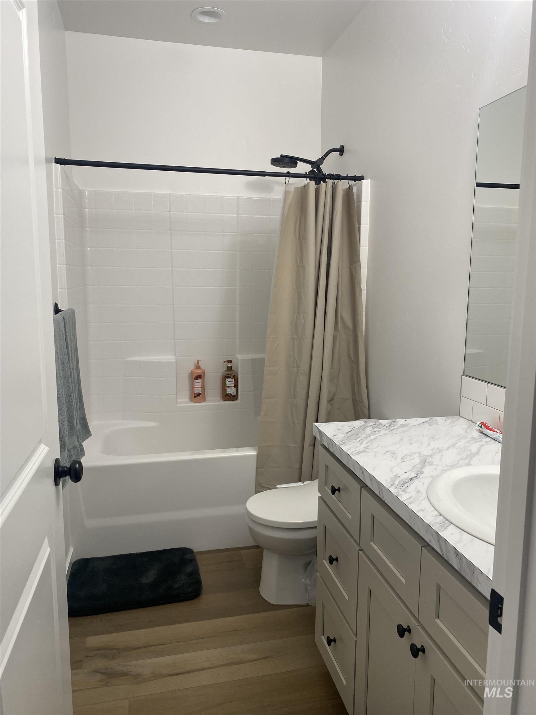 1265 Terra Ave, Twin Falls, Idaho 83301-4893, 3 Bedrooms, 2 Bathrooms, Residential For Sale, Price $388,000,MLS 98973849