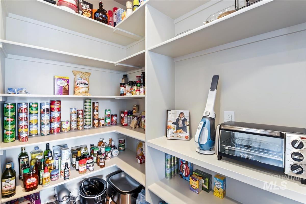 1477 W Tenzing St, Nampa, Idaho 83686, 3 Bedrooms, 2.5 Bathrooms, Residential For Sale, Price $575,000,MLS 98973855