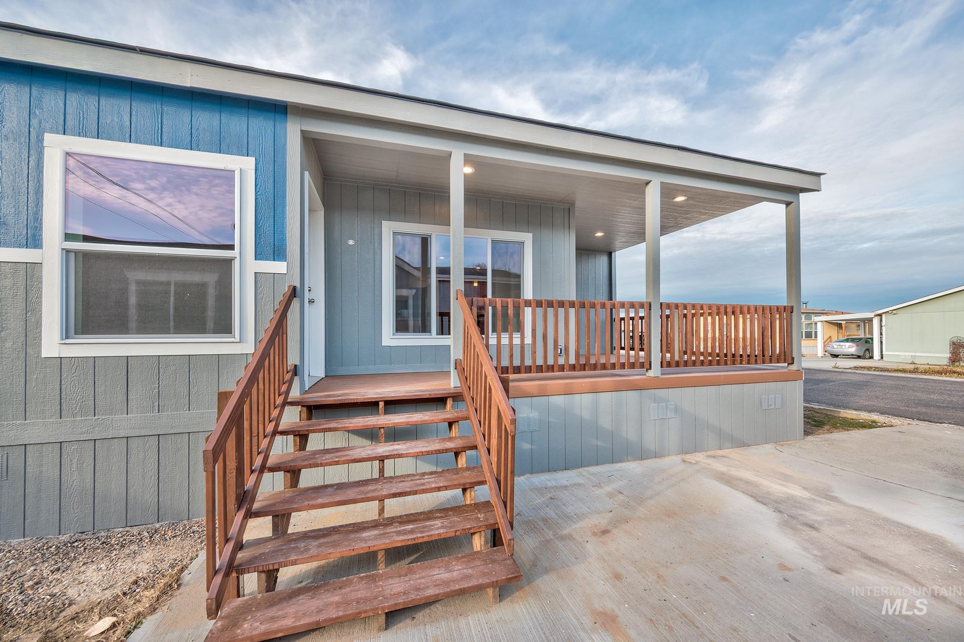 2750 Alden Rd #8, Fruitland, Idaho 83619, 3 Bedrooms, 2 Bathrooms, Residential For Sale, Price $189,900,MLS 98973857