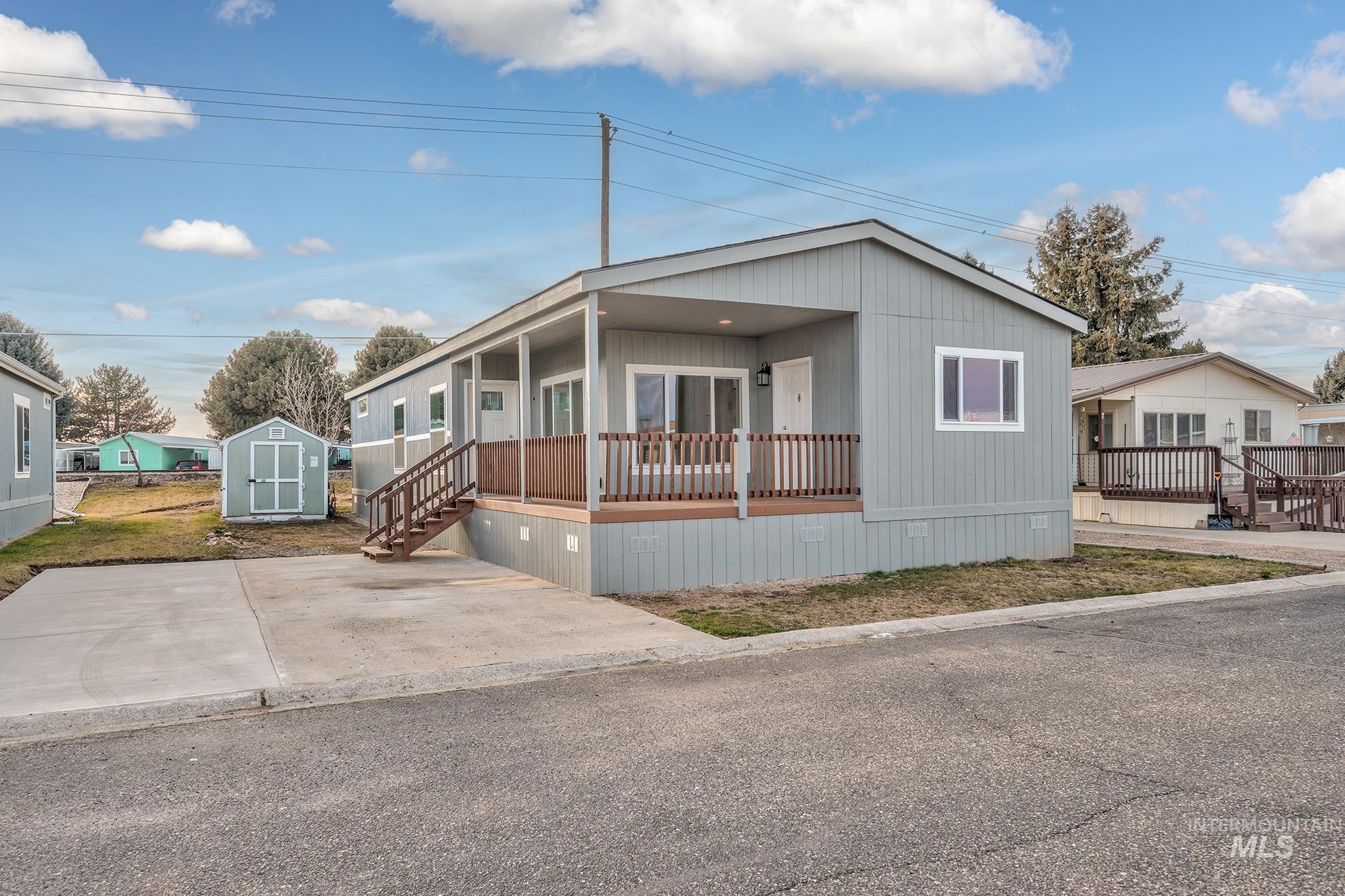 2750 Alden Rd #8, Fruitland, Idaho 83619, 3 Bedrooms, 2 Bathrooms, Residential For Sale, Price $189,900,MLS 98973857