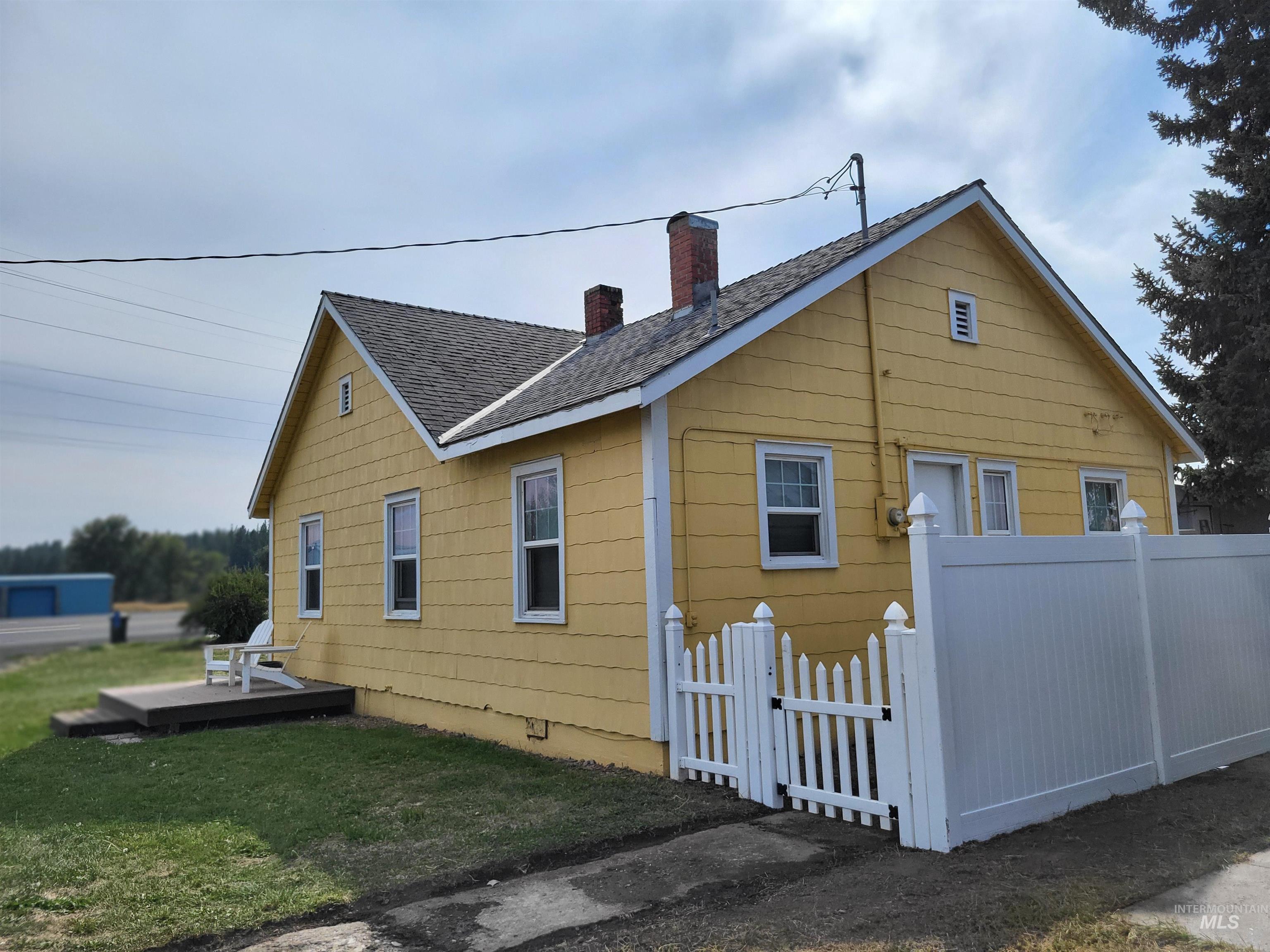 5513 N Hwy 95, Potlatch, Idaho 83855, 3 Bedrooms, 1 Bathroom, Residential For Sale, Price $659,000, 98973859