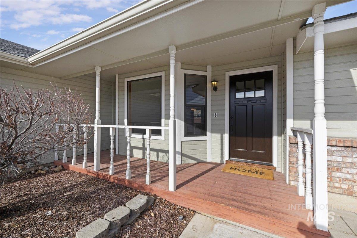 9698 W Linstock Ln, Boise, Idaho 83704, 3 Bedrooms, 2 Bathrooms, Residential For Sale, Price $430,000,MLS 98973862