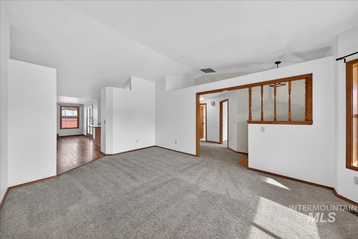 9698 W Linstock Ln, Boise, Idaho 83704, 3 Bedrooms, 2 Bathrooms, Residential For Sale, Price $430,000,MLS 98973862