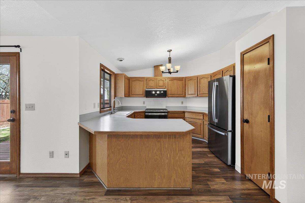 9698 W Linstock Ln, Boise, Idaho 83704, 3 Bedrooms, 2 Bathrooms, Residential For Sale, Price $430,000,MLS 98973862