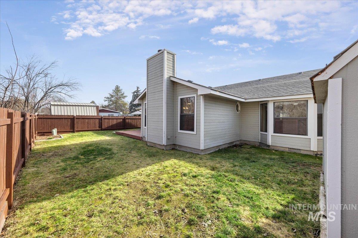 9698 W Linstock Ln, Boise, Idaho 83704, 3 Bedrooms, 2 Bathrooms, Residential For Sale, Price $430,000,MLS 98973862