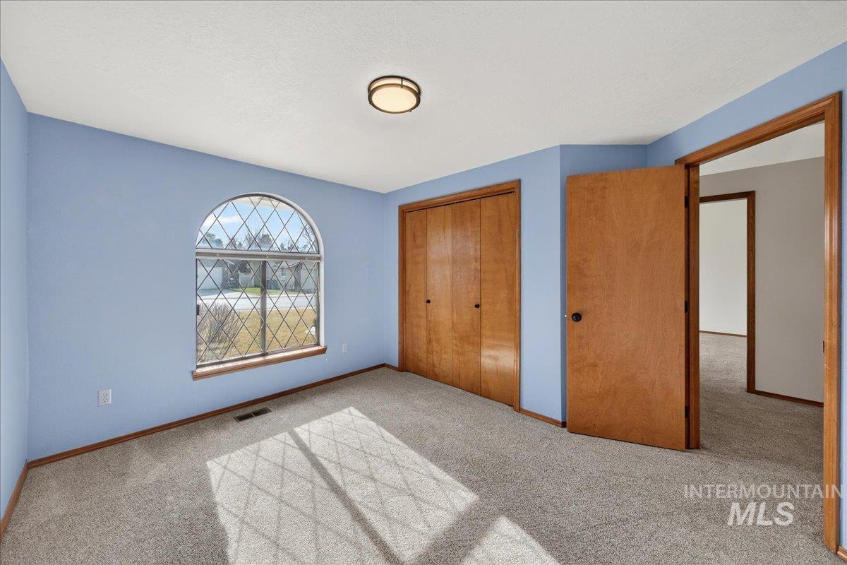 9698 W Linstock Ln, Boise, Idaho 83704, 3 Bedrooms, 2 Bathrooms, Residential For Sale, Price $430,000,MLS 98973862