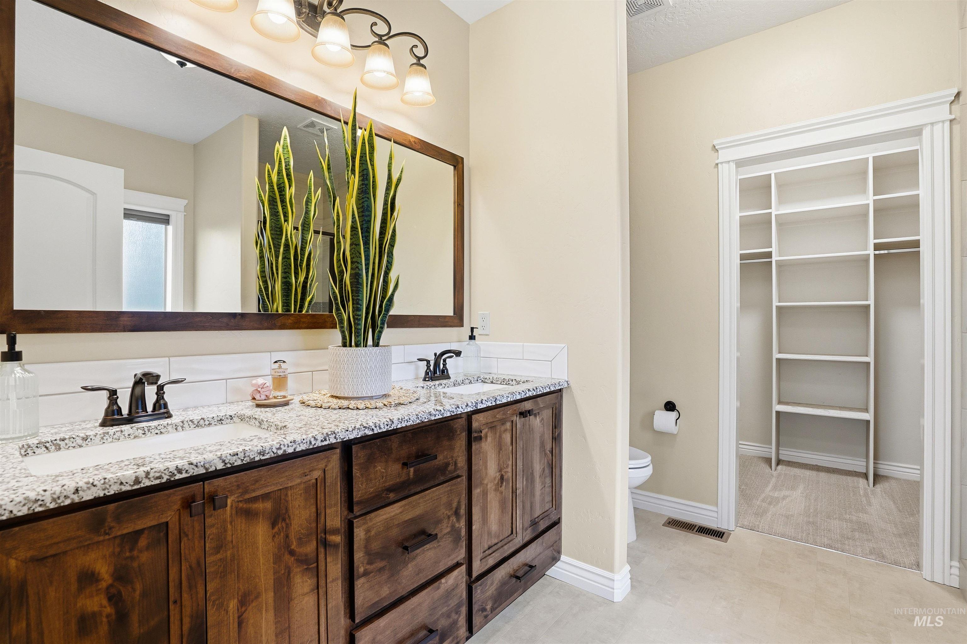 1175 N Champions Pl, Eagle, Idaho 83616, 4 Bedrooms, 2.5 Bathrooms, Residential For Sale, Price $999,900,MLS 98973864