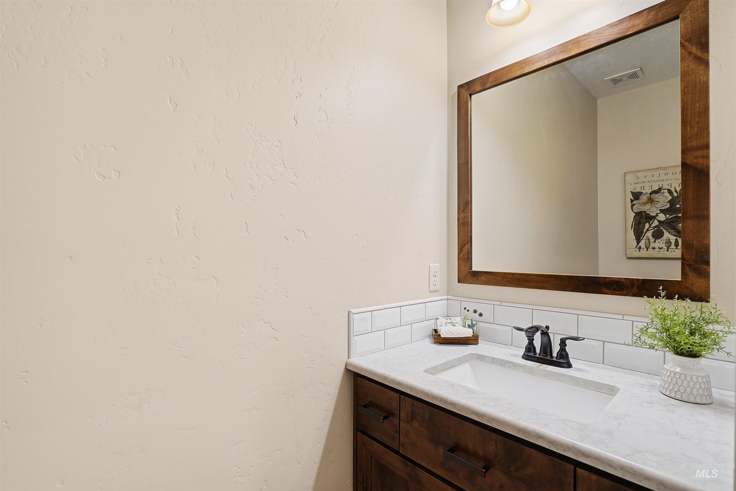 1175 N Champions Pl, Eagle, Idaho 83616, 4 Bedrooms, 2.5 Bathrooms, Residential For Sale, Price $999,900,MLS 98973864