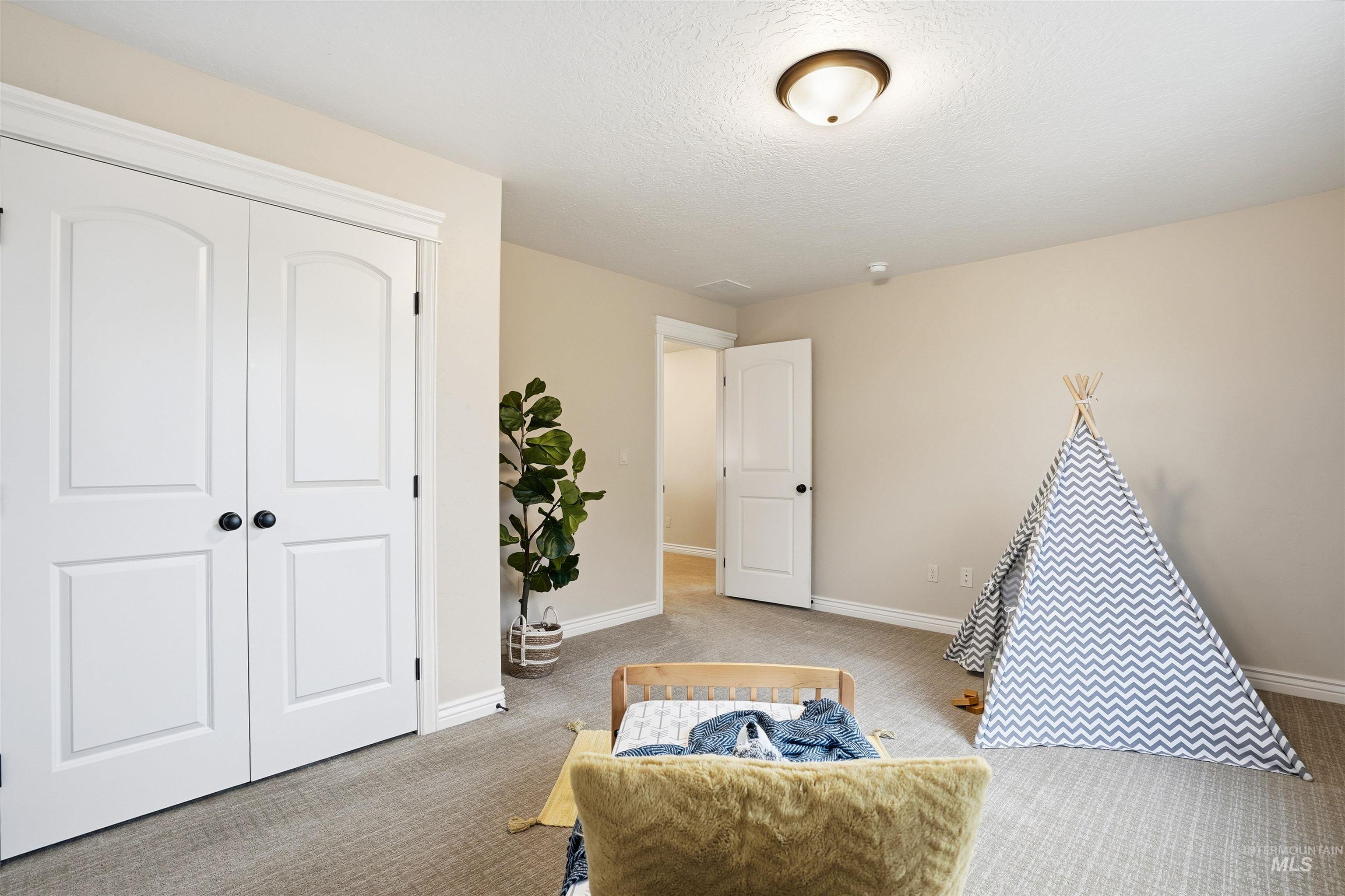 1175 N Champions Pl, Eagle, Idaho 83616, 4 Bedrooms, 2.5 Bathrooms, Residential For Sale, Price $999,900,MLS 98973864