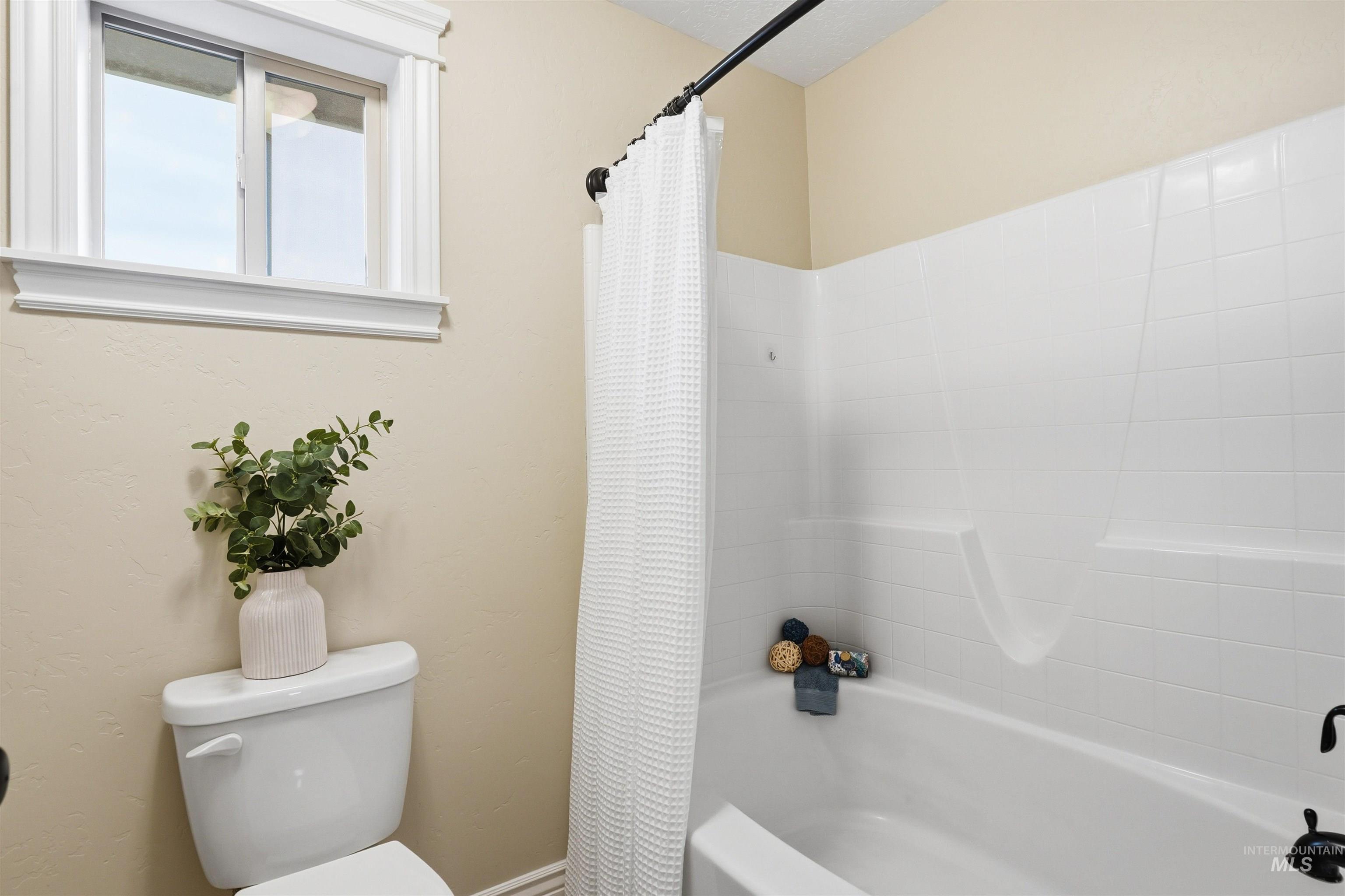 1175 N Champions Pl, Eagle, Idaho 83616, 4 Bedrooms, 2.5 Bathrooms, Residential For Sale, Price $999,900,MLS 98973864