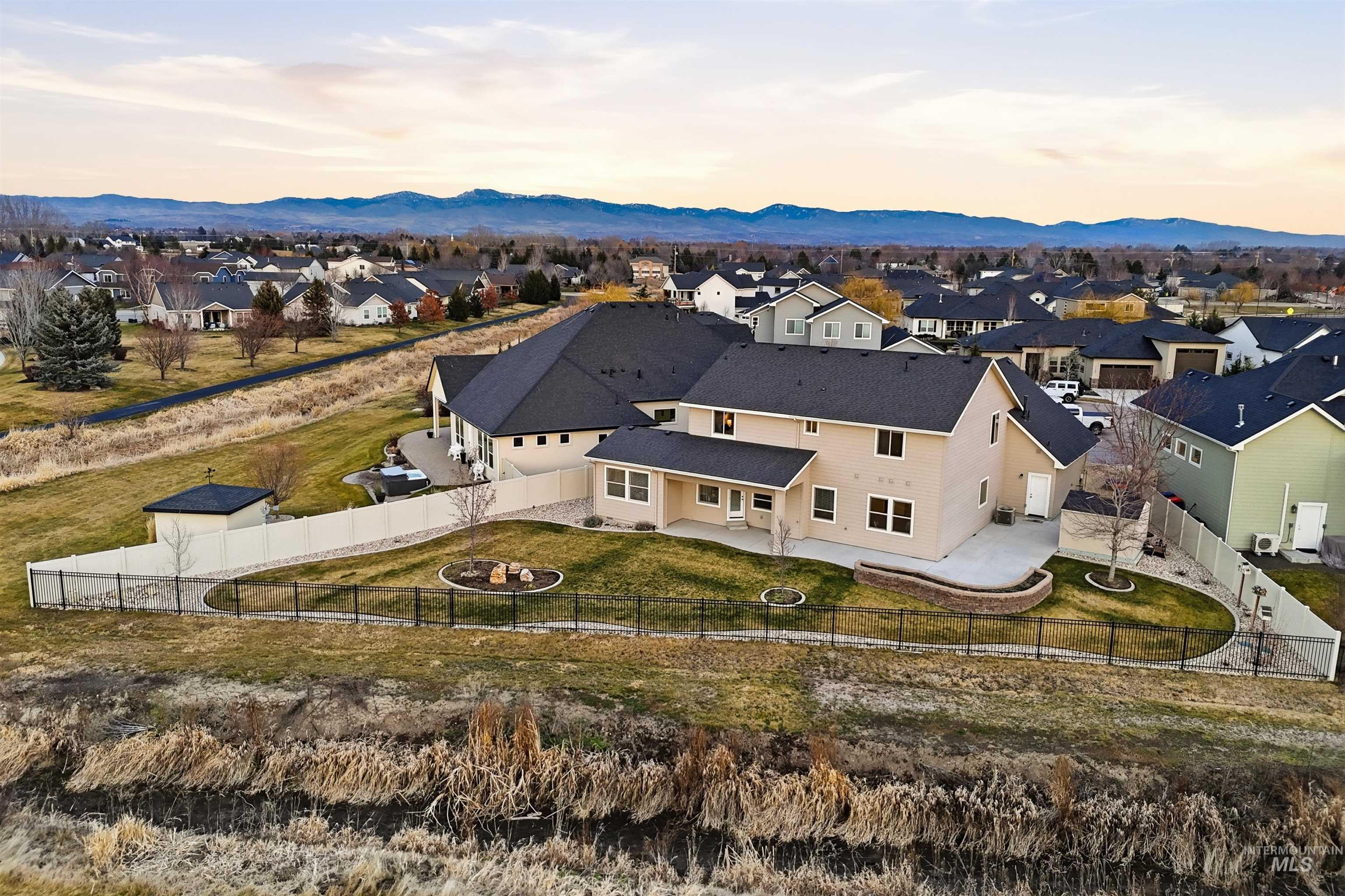 1175 N Champions Pl, Eagle, Idaho 83616, 4 Bedrooms, 2.5 Bathrooms, Residential For Sale, Price $999,900,MLS 98973864