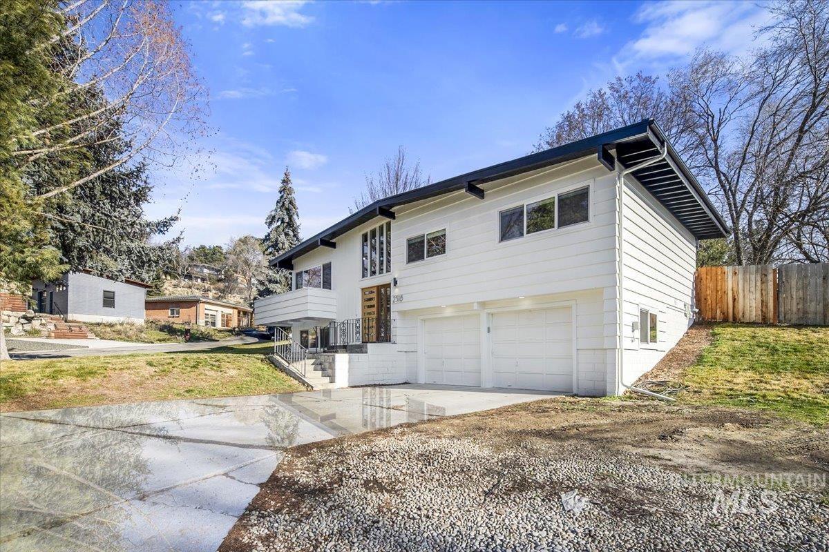 2518 N Lancaster Dr, Boise, Idaho 83702, 4 Bedrooms, 2.5 Bathrooms, Residential For Sale, Price $749,000,MLS 98973865