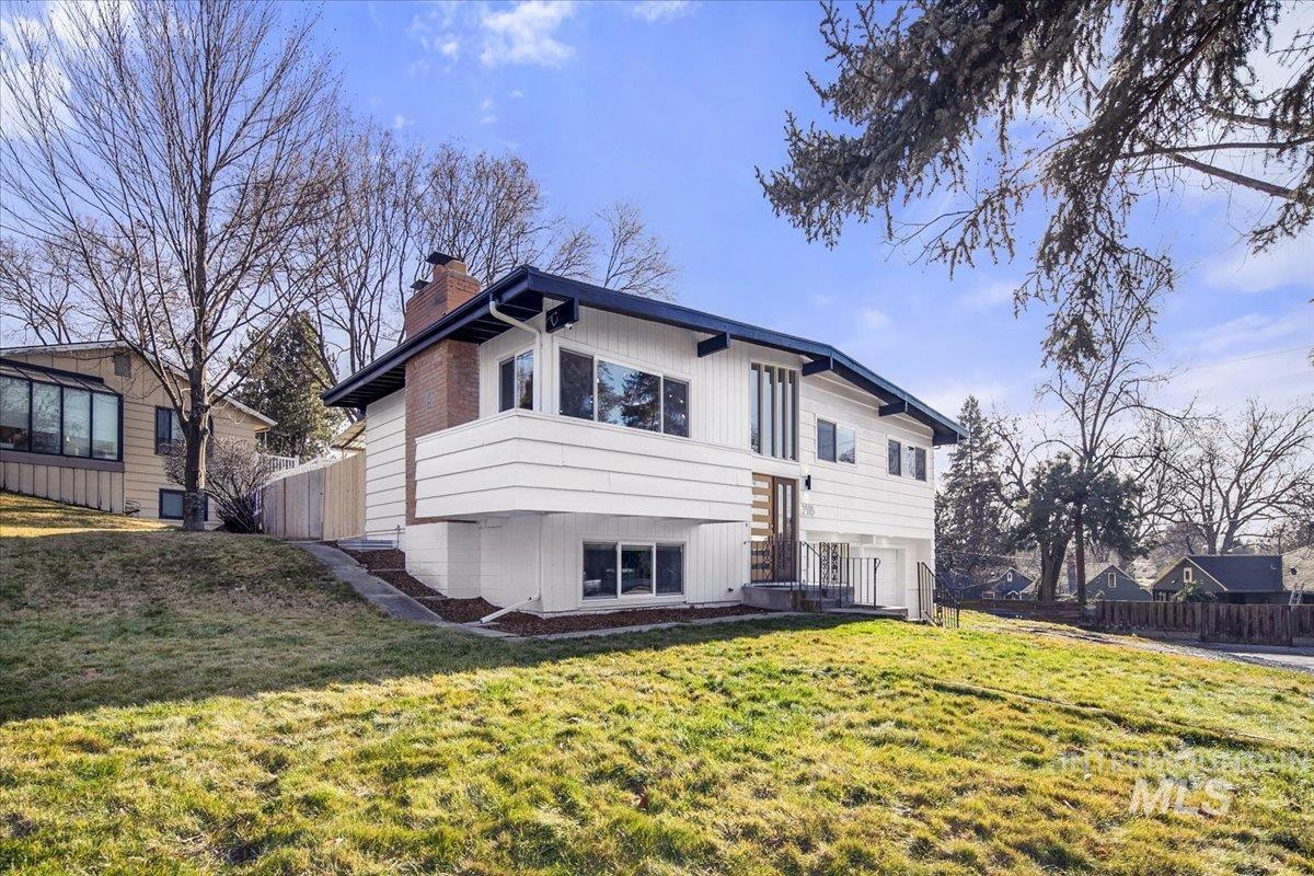 2518 N Lancaster Dr, Boise, Idaho 83702, 4 Bedrooms, 2.5 Bathrooms, Residential For Sale, Price $749,000,MLS 98973865