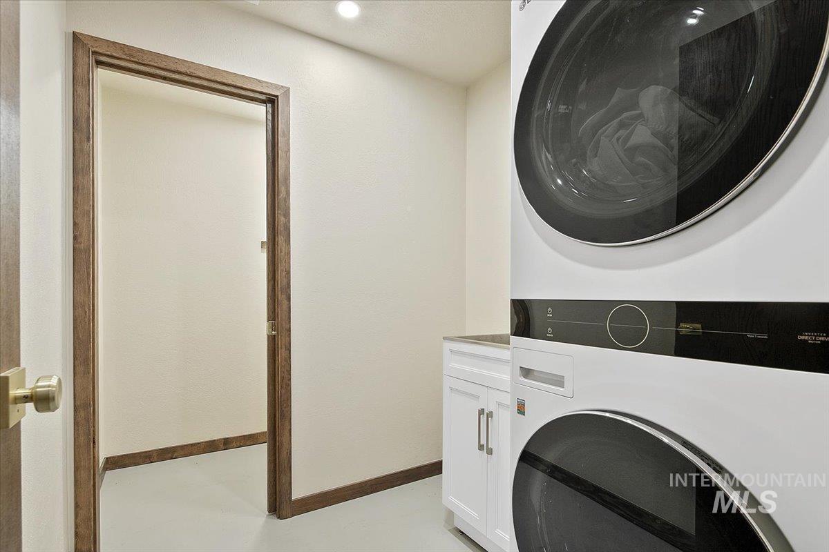 2518 N Lancaster Dr, Boise, Idaho 83702, 4 Bedrooms, 2.5 Bathrooms, Residential For Sale, Price $749,000,MLS 98973865