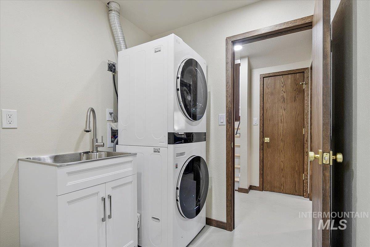 2518 N Lancaster Dr, Boise, Idaho 83702, 4 Bedrooms, 2.5 Bathrooms, Residential For Sale, Price $749,000,MLS 98973865