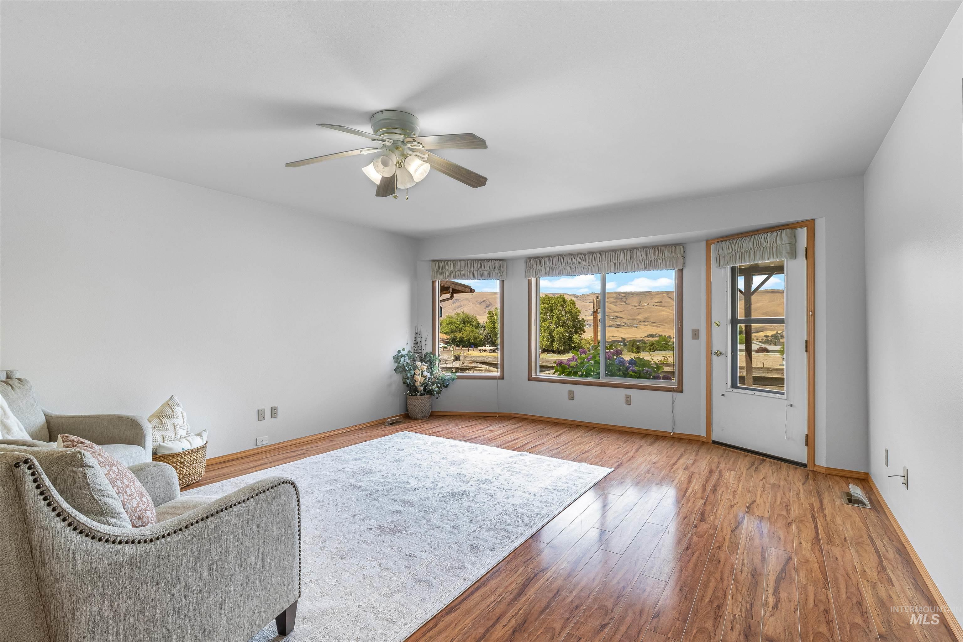 1409 29th Street, Lewiston, Idaho 83501, 3 Bedrooms, 2 Bathrooms, Residential For Sale, Price $329,000,MLS 98973866