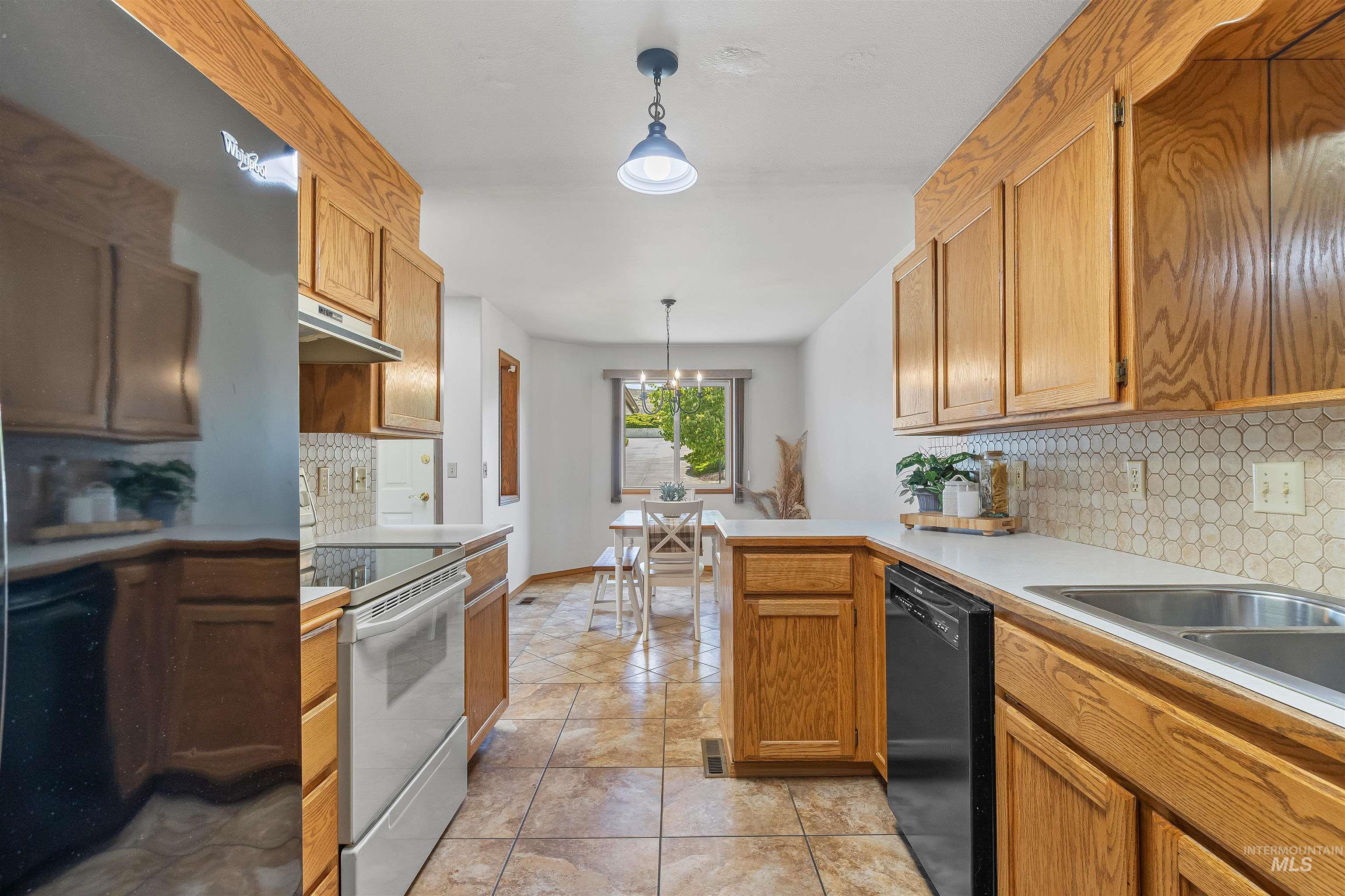 1409 29th Street, Lewiston, Idaho 83501, 3 Bedrooms, 2 Bathrooms, Residential For Sale, Price $329,000,MLS 98973866