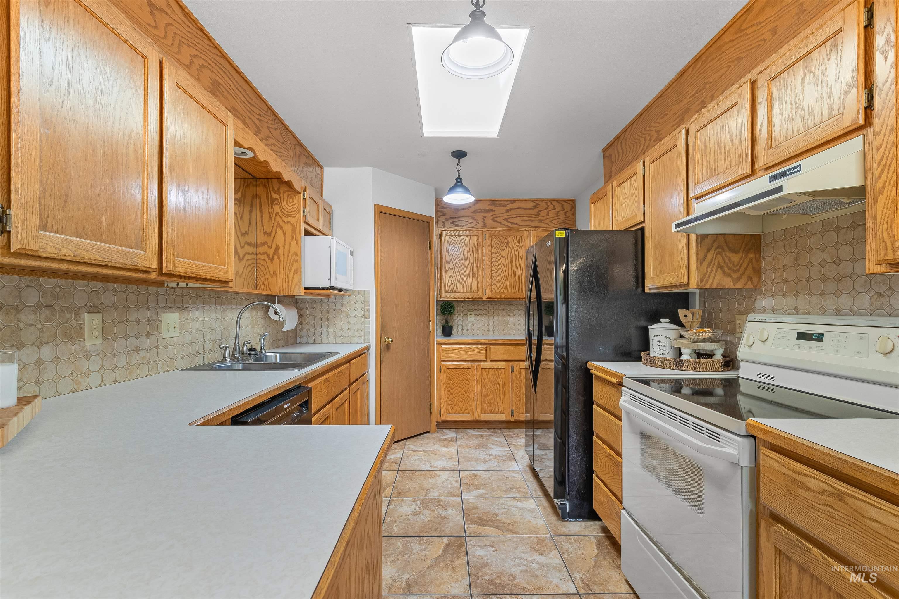 1409 29th Street, Lewiston, Idaho 83501, 3 Bedrooms, 2 Bathrooms, Residential For Sale, Price $329,000,MLS 98973866