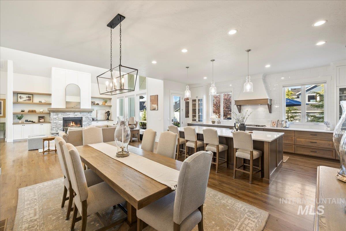 8101 W Mirror Pond Dr, Boise, Idaho 83714, 4 Bedrooms, 3.5 Bathrooms, Residential For Sale, Price $1,379,000,MLS 98973867