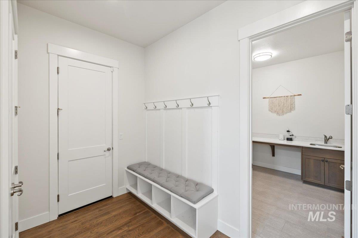 8101 W Mirror Pond Dr, Boise, Idaho 83714, 4 Bedrooms, 3.5 Bathrooms, Residential For Sale, Price $1,379,000,MLS 98973867