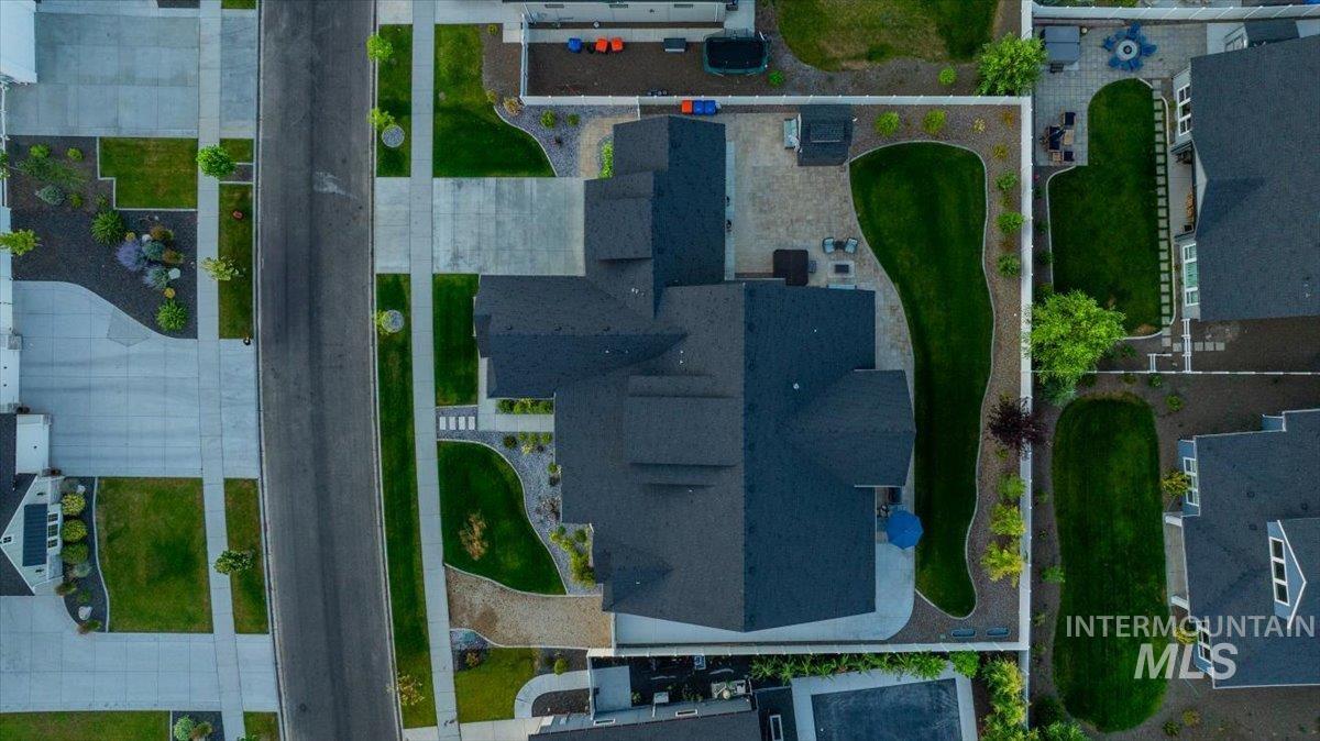 8101 W Mirror Pond Dr, Boise, Idaho 83714, 4 Bedrooms, 3.5 Bathrooms, Residential For Sale, Price $1,379,000,MLS 98973867