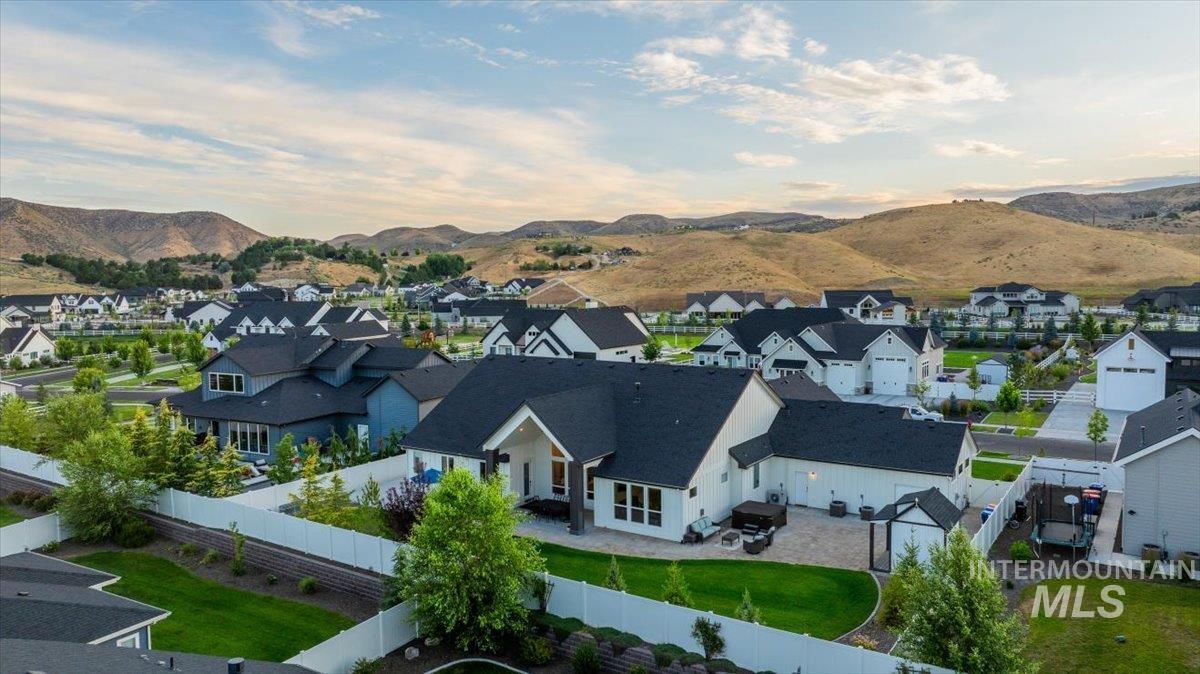 8101 W Mirror Pond Dr, Boise, Idaho 83714, 4 Bedrooms, 3.5 Bathrooms, Residential For Sale, Price $1,379,000,MLS 98973867