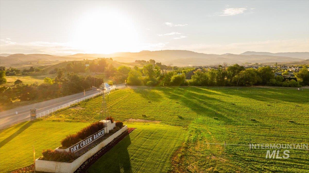 8101 W Mirror Pond Dr, Boise, Idaho 83714, 4 Bedrooms, 3.5 Bathrooms, Residential For Sale, Price $1,379,000,MLS 98973867