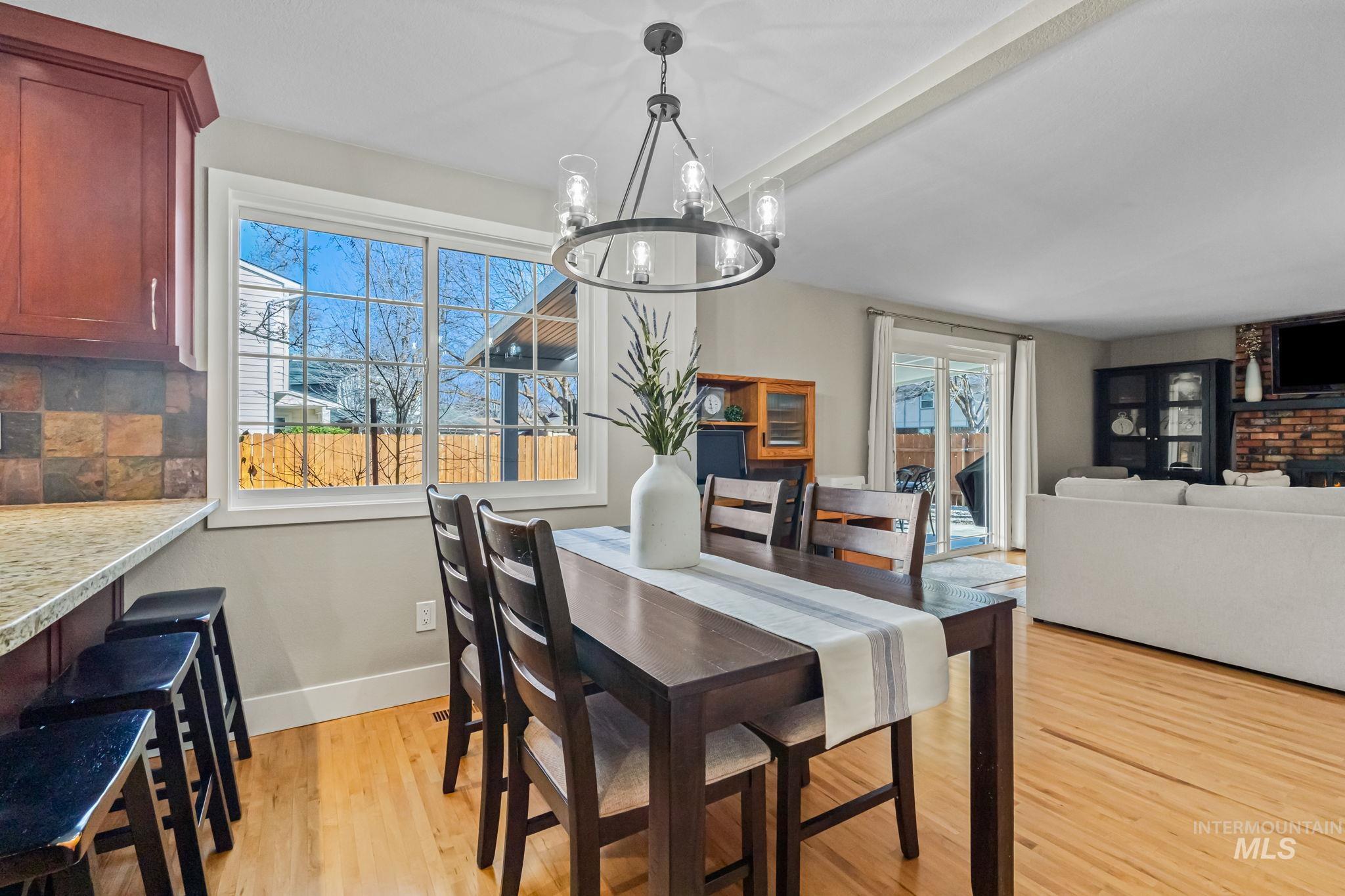 10470 Shadybrook Dr, Boise, Idaho 83704, 4 Bedrooms, 2.5 Bathrooms, Residential For Sale, Price $565,000,MLS 98973868