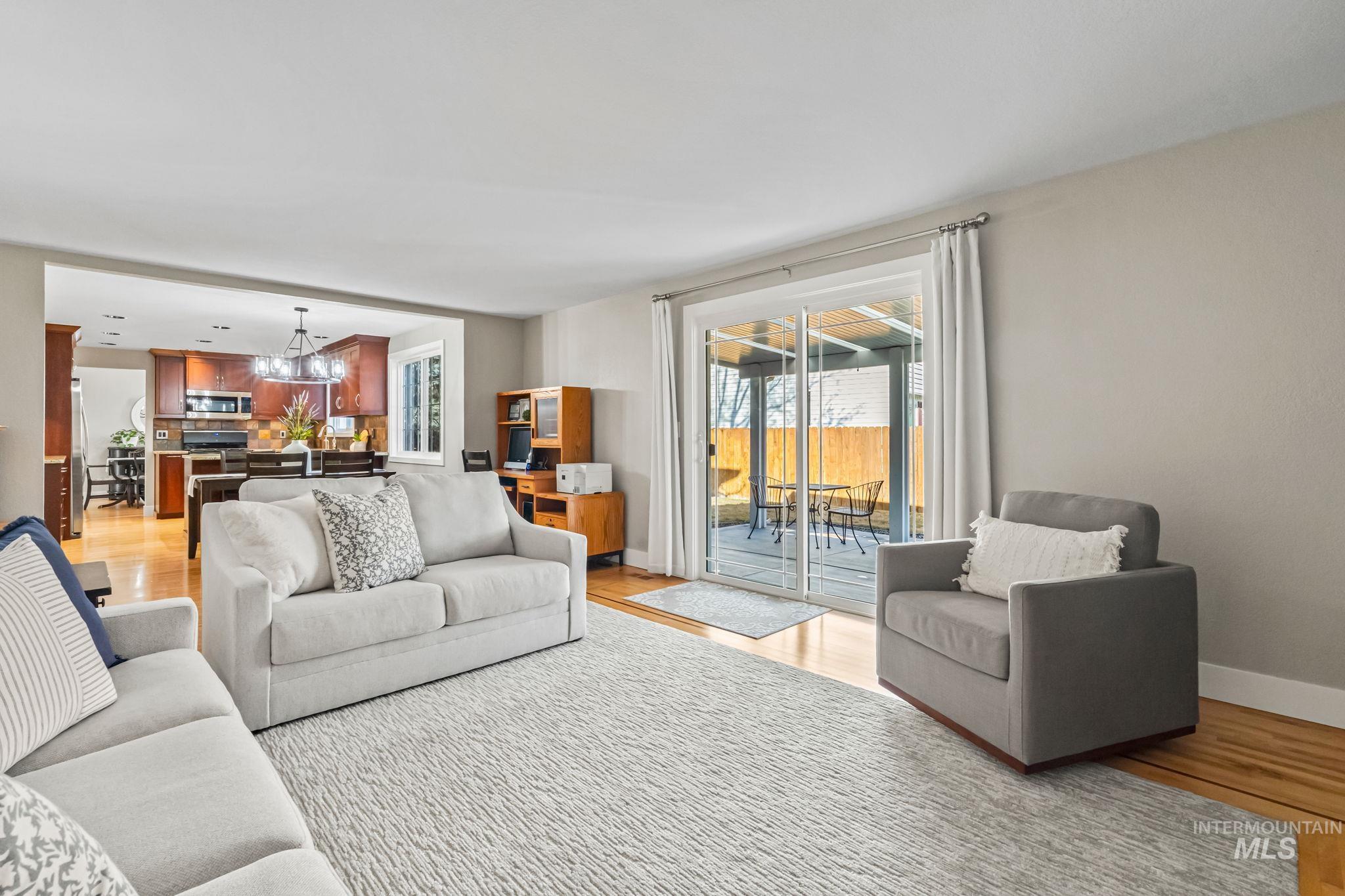 10470 Shadybrook Dr, Boise, Idaho 83704, 4 Bedrooms, 2.5 Bathrooms, Residential For Sale, Price $565,000,MLS 98973868