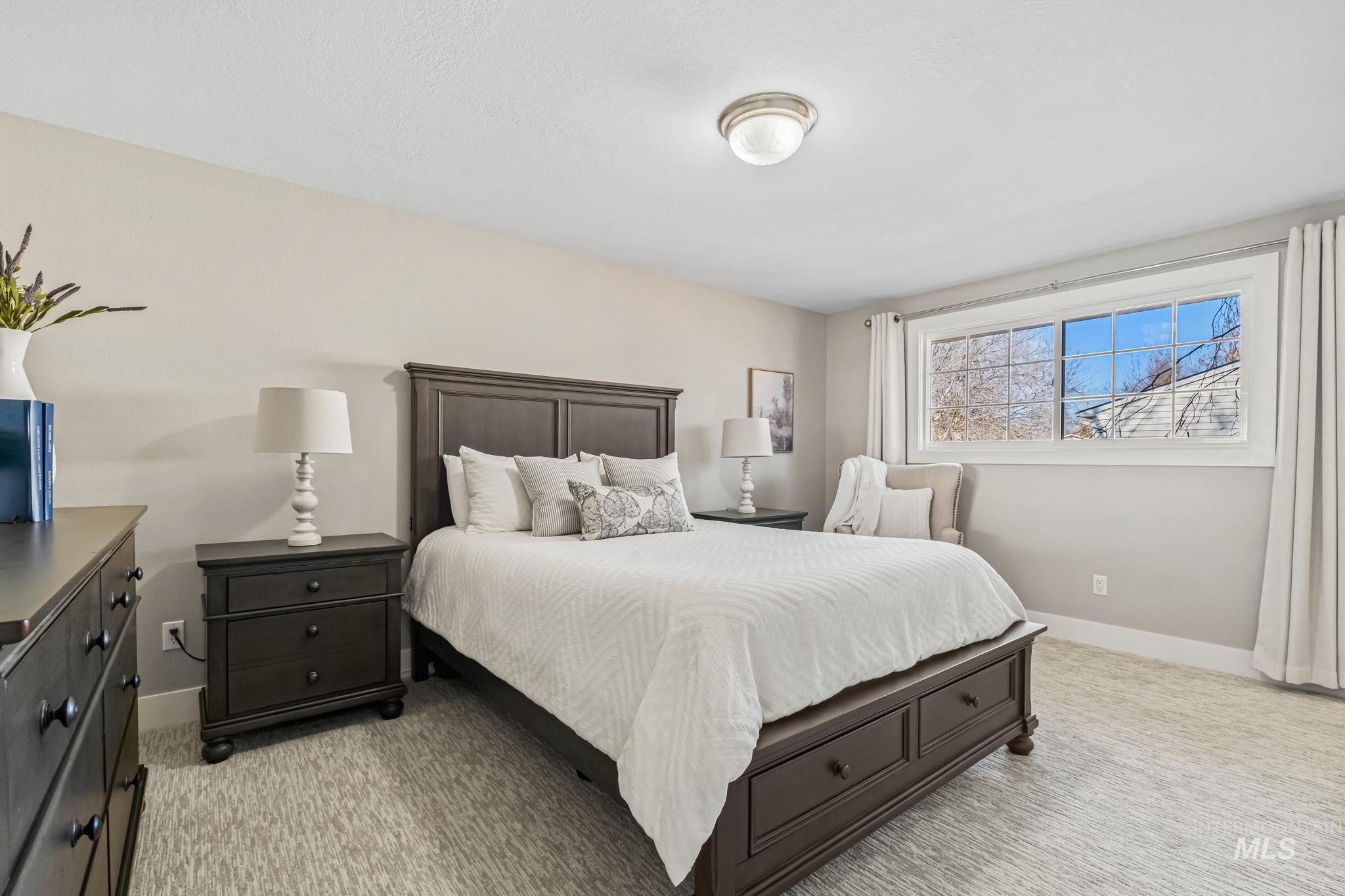 10470 Shadybrook Dr, Boise, Idaho 83704, 4 Bedrooms, 2.5 Bathrooms, Residential For Sale, Price $565,000,MLS 98973868