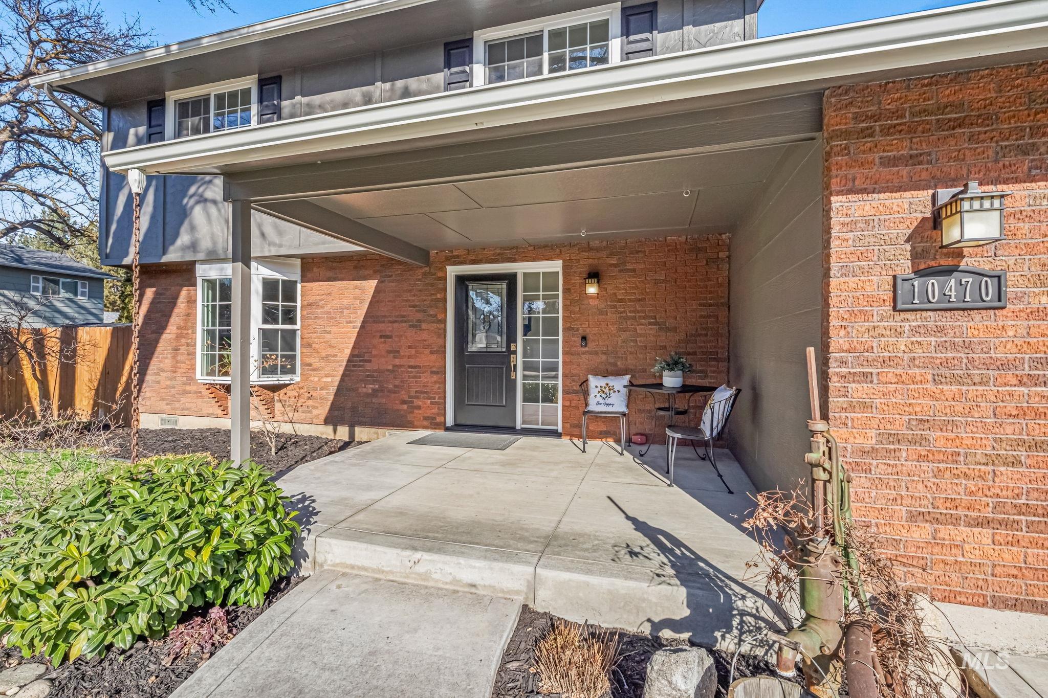 10470 Shadybrook Dr, Boise, Idaho 83704, 4 Bedrooms, 2.5 Bathrooms, Residential For Sale, Price $565,000,MLS 98973868