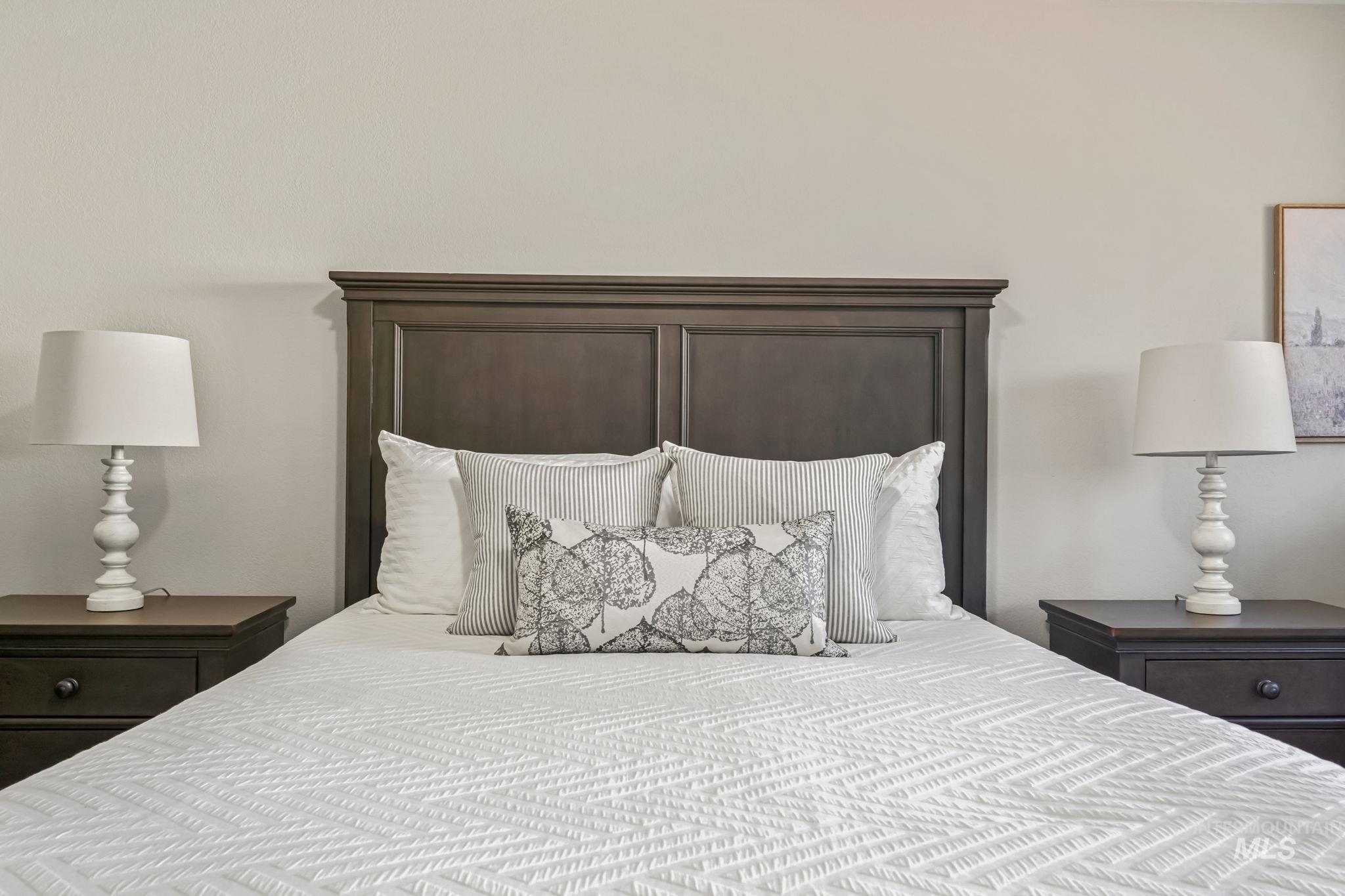 10470 Shadybrook Dr, Boise, Idaho 83704, 4 Bedrooms, 2.5 Bathrooms, Residential For Sale, Price $565,000,MLS 98973868