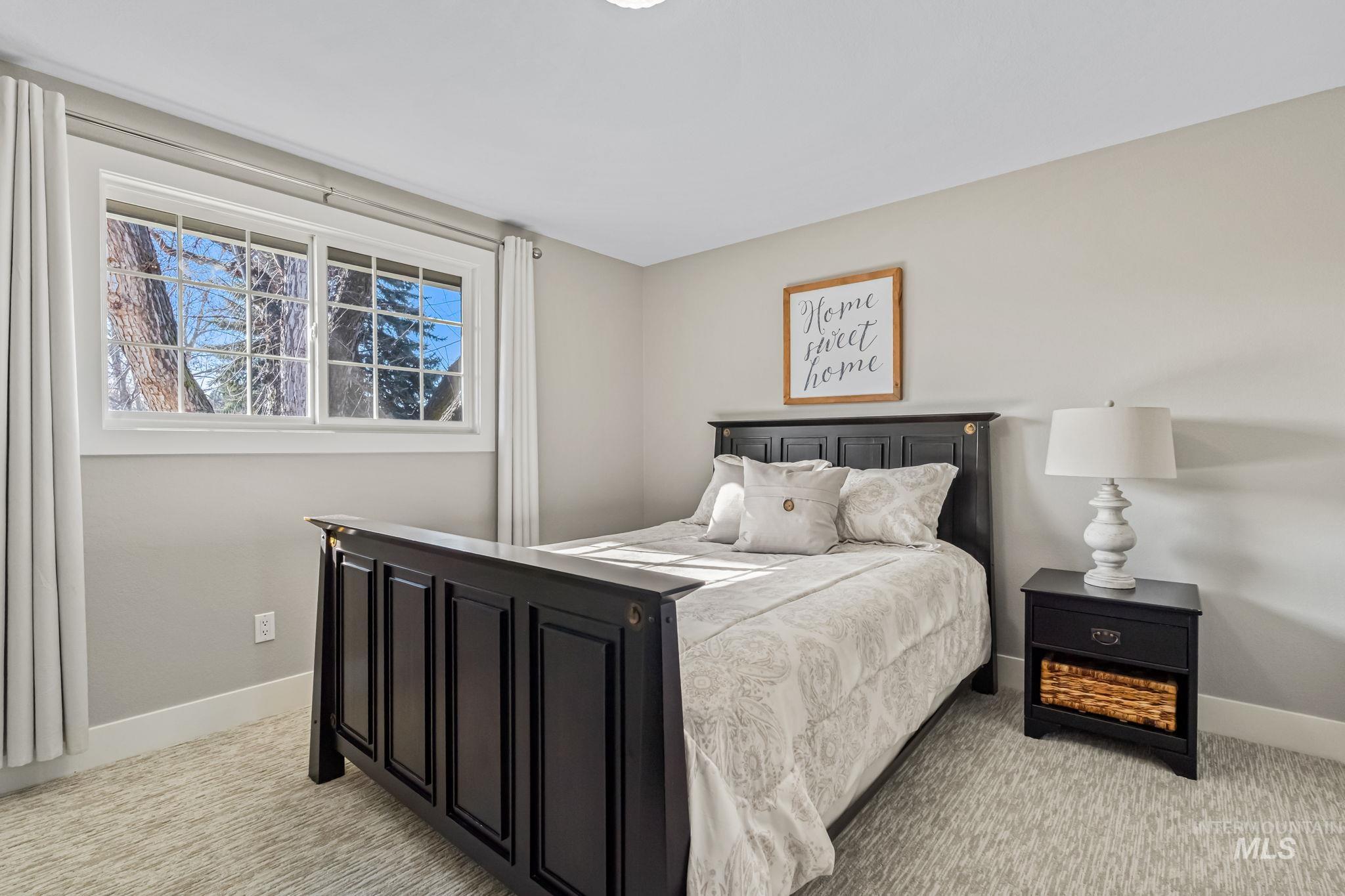 10470 Shadybrook Dr, Boise, Idaho 83704, 4 Bedrooms, 2.5 Bathrooms, Residential For Sale, Price $565,000,MLS 98973868