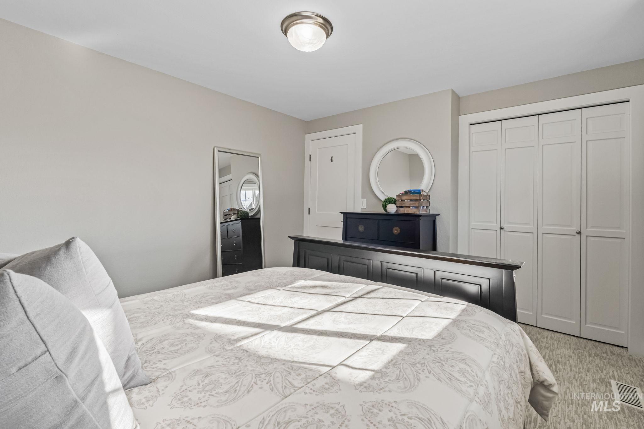 10470 Shadybrook Dr, Boise, Idaho 83704, 4 Bedrooms, 2.5 Bathrooms, Residential For Sale, Price $565,000,MLS 98973868