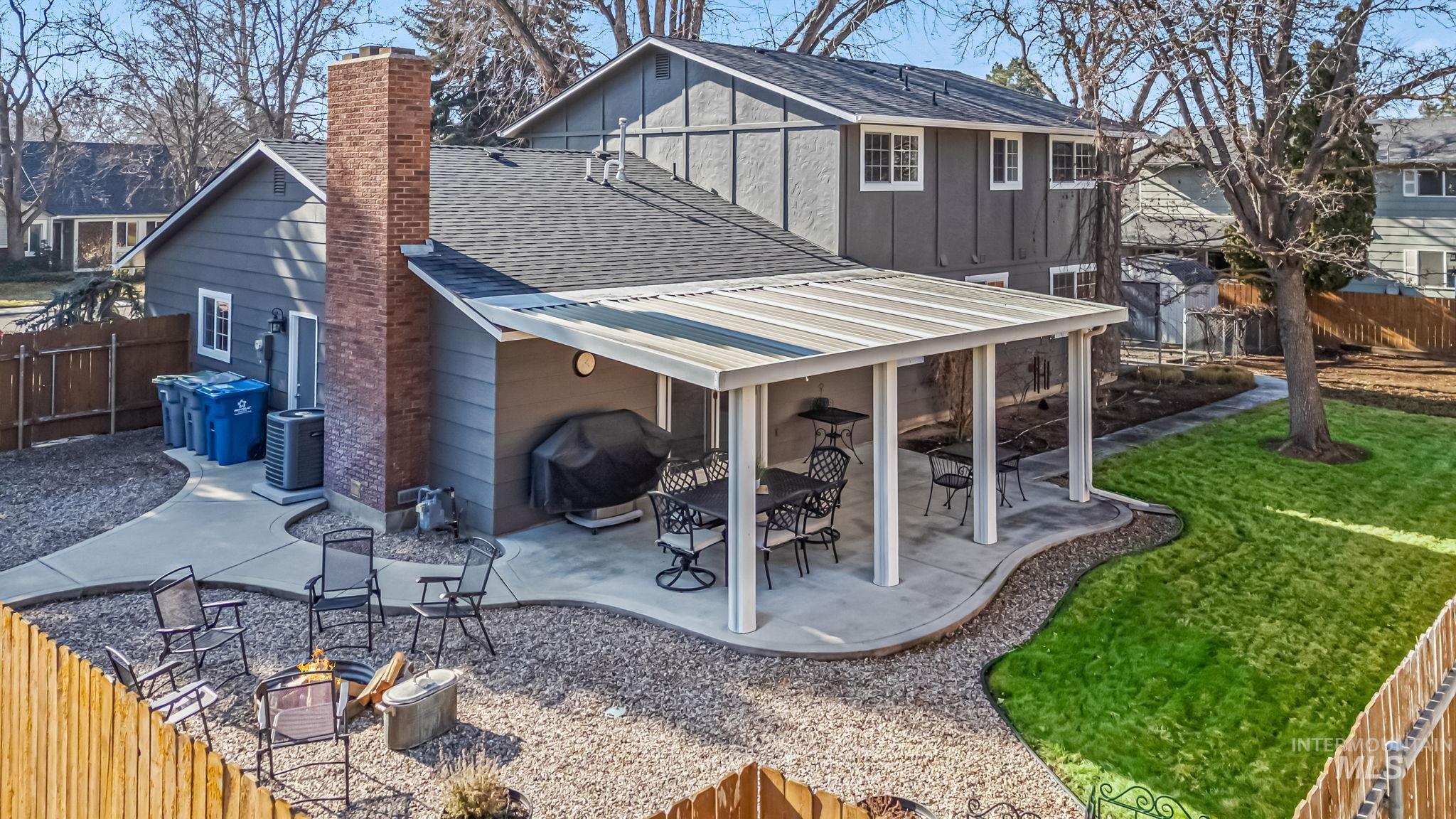 10470 Shadybrook Dr, Boise, Idaho 83704, 4 Bedrooms, 2.5 Bathrooms, Residential For Sale, Price $565,000,MLS 98973868