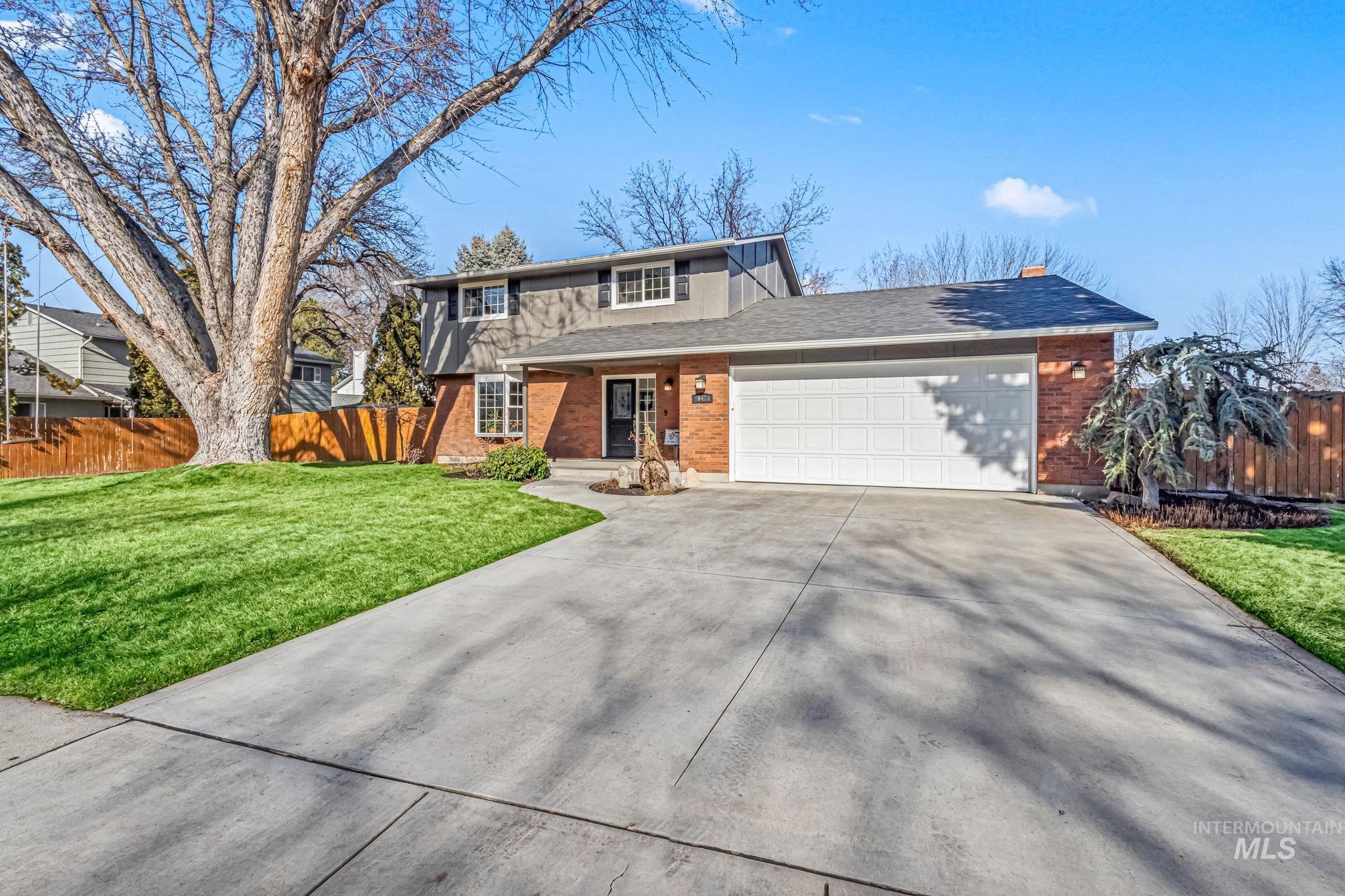 10470 Shadybrook Dr, Boise, Idaho 83704, 4 Bedrooms, 2.5 Bathrooms, Residential For Sale, Price $565,000,MLS 98973868