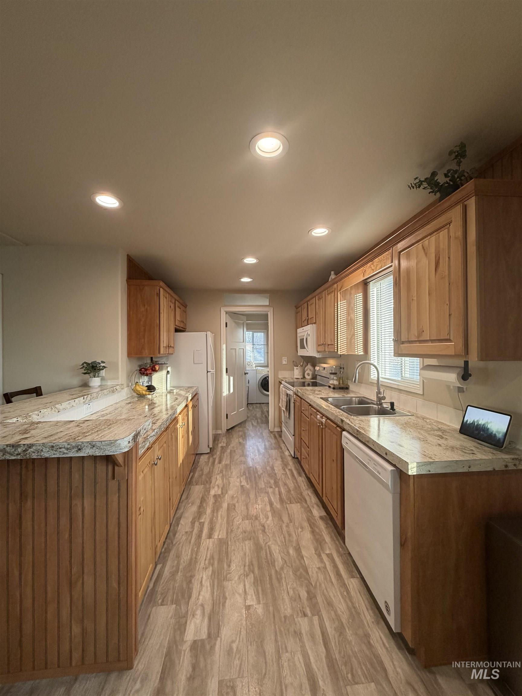 1092 N Fawn Ln., Boise, Idaho 83704, 3 Bedrooms, 2 Bathrooms, Residential For Sale, Price $140,000,MLS 98973870