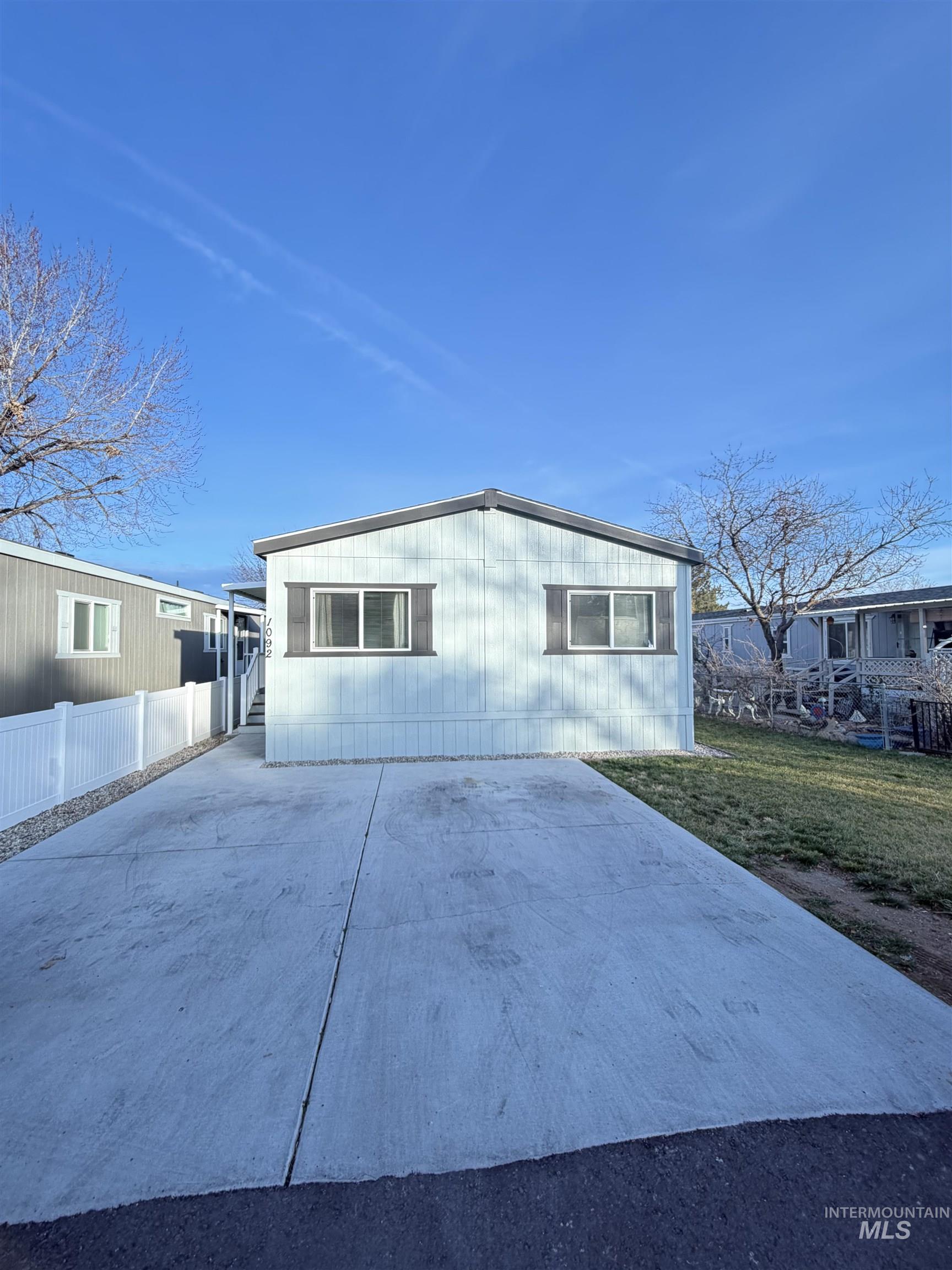 1092 N Fawn Ln., Boise, Idaho 83704, 3 Bedrooms, 2 Bathrooms, Residential For Sale, Price $140,000,MLS 98973870