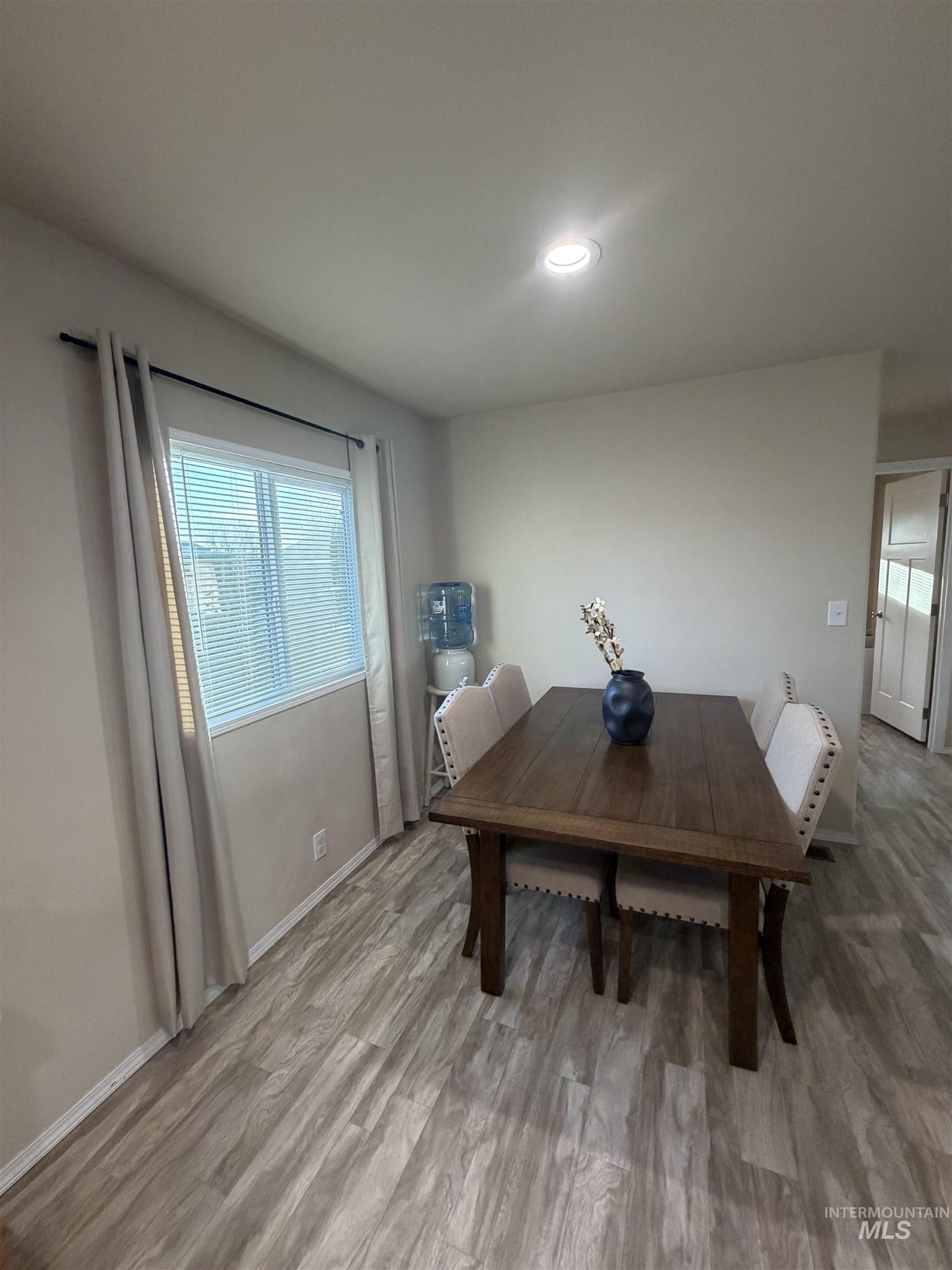 1092 N Fawn Ln., Boise, Idaho 83704, 3 Bedrooms, 2 Bathrooms, Residential For Sale, Price $140,000,MLS 98973870