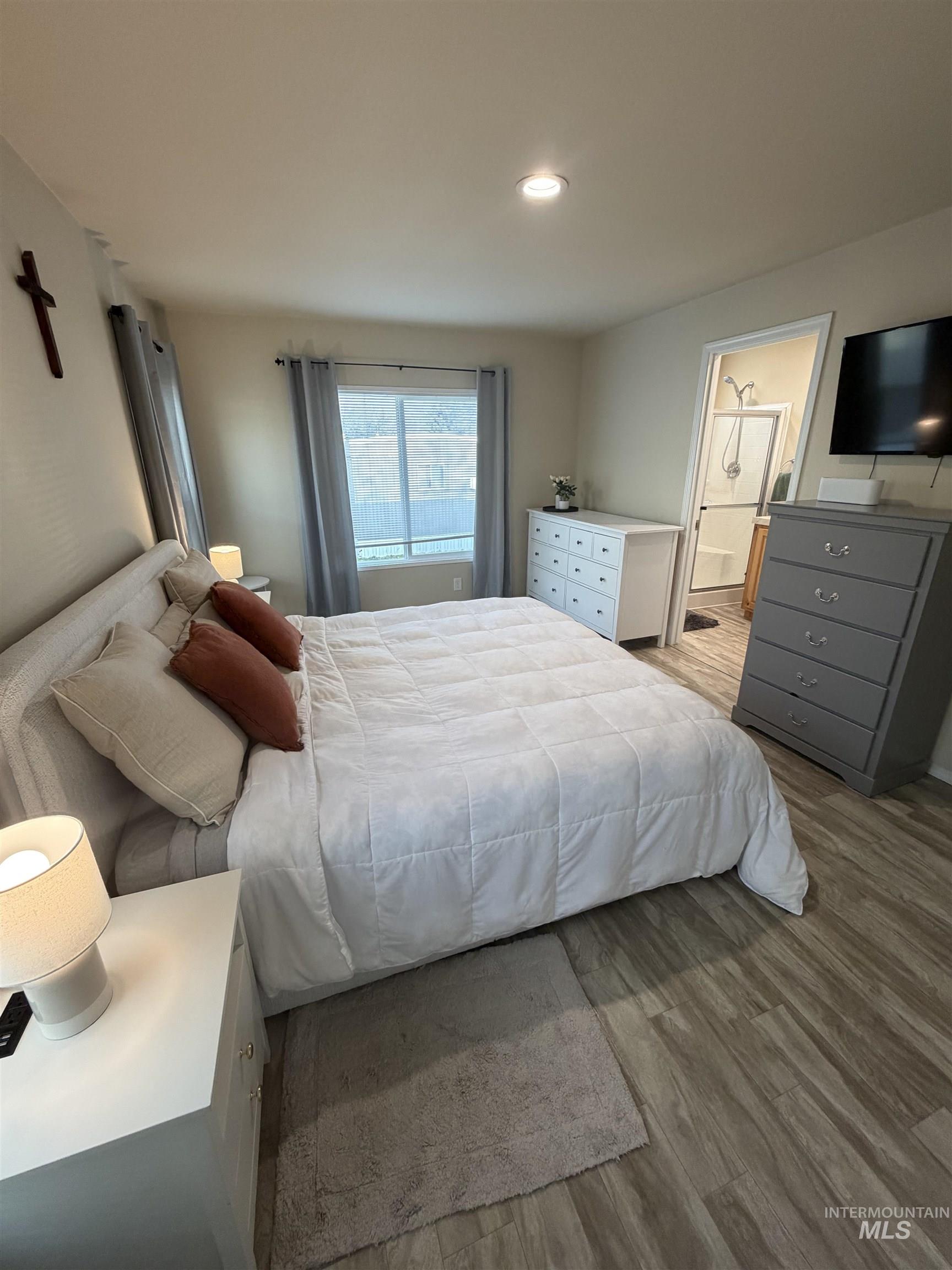 1092 N Fawn Ln., Boise, Idaho 83704, 3 Bedrooms, 2 Bathrooms, Residential For Sale, Price $140,000,MLS 98973870