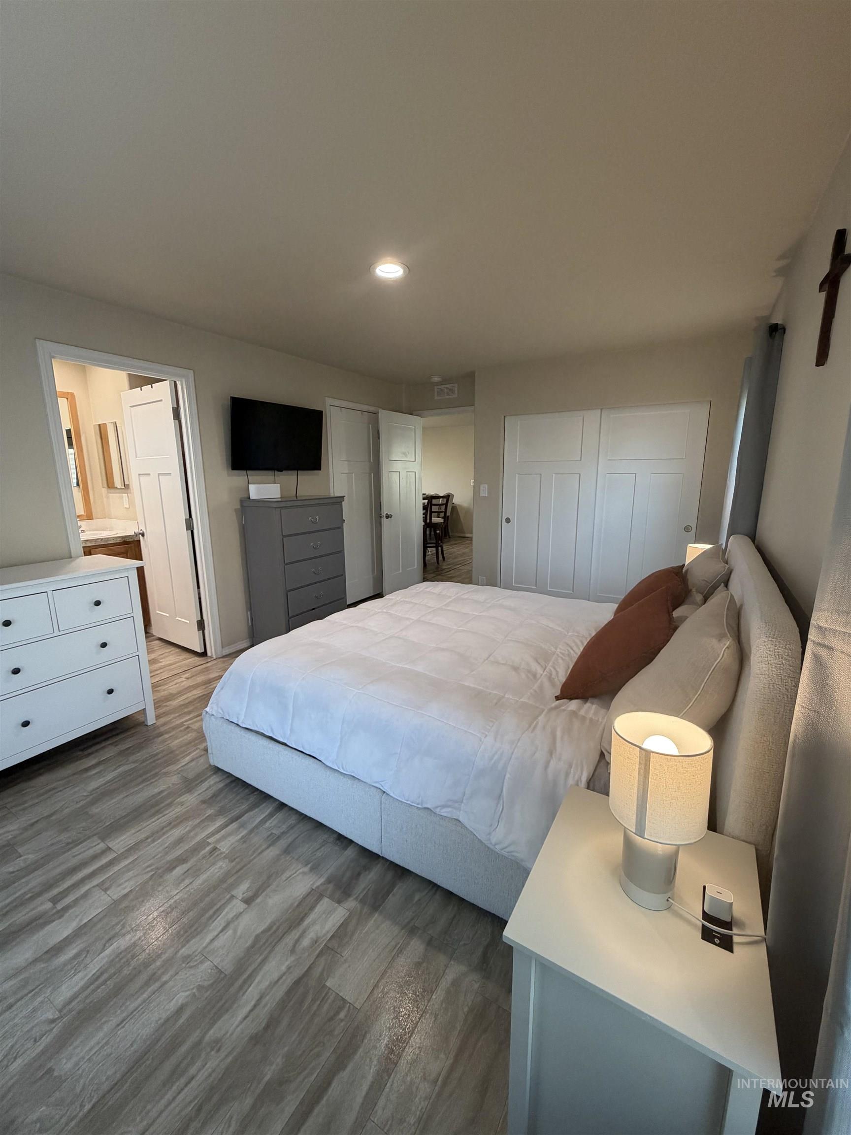 1092 N Fawn Ln., Boise, Idaho 83704, 3 Bedrooms, 2 Bathrooms, Residential For Sale, Price $140,000,MLS 98973870